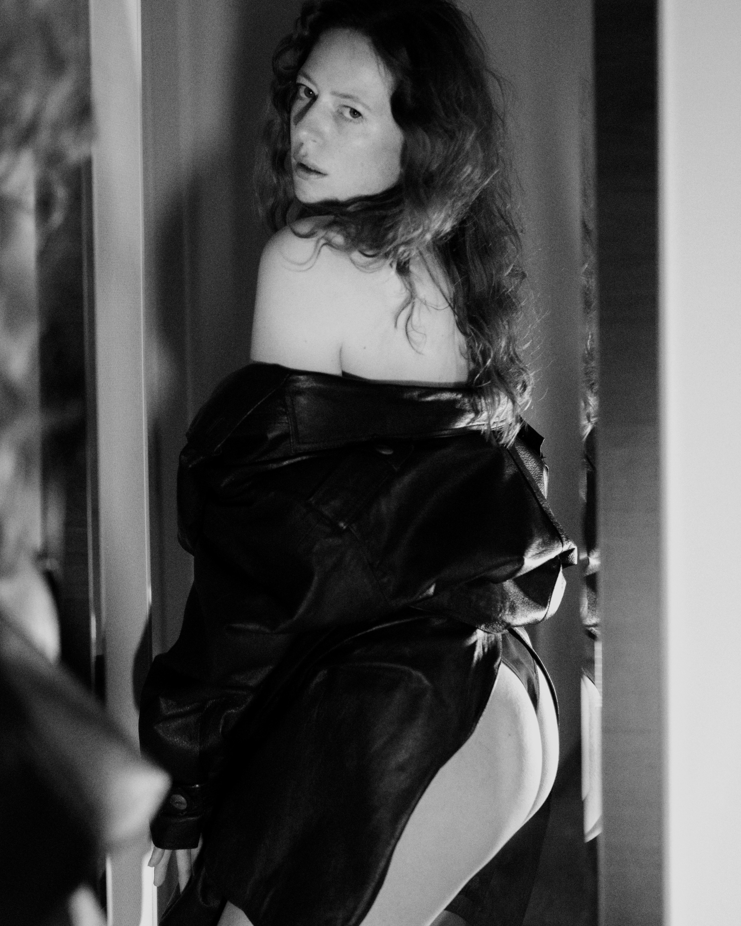 I am Diana, a portrait photographer. I take pictures around the world