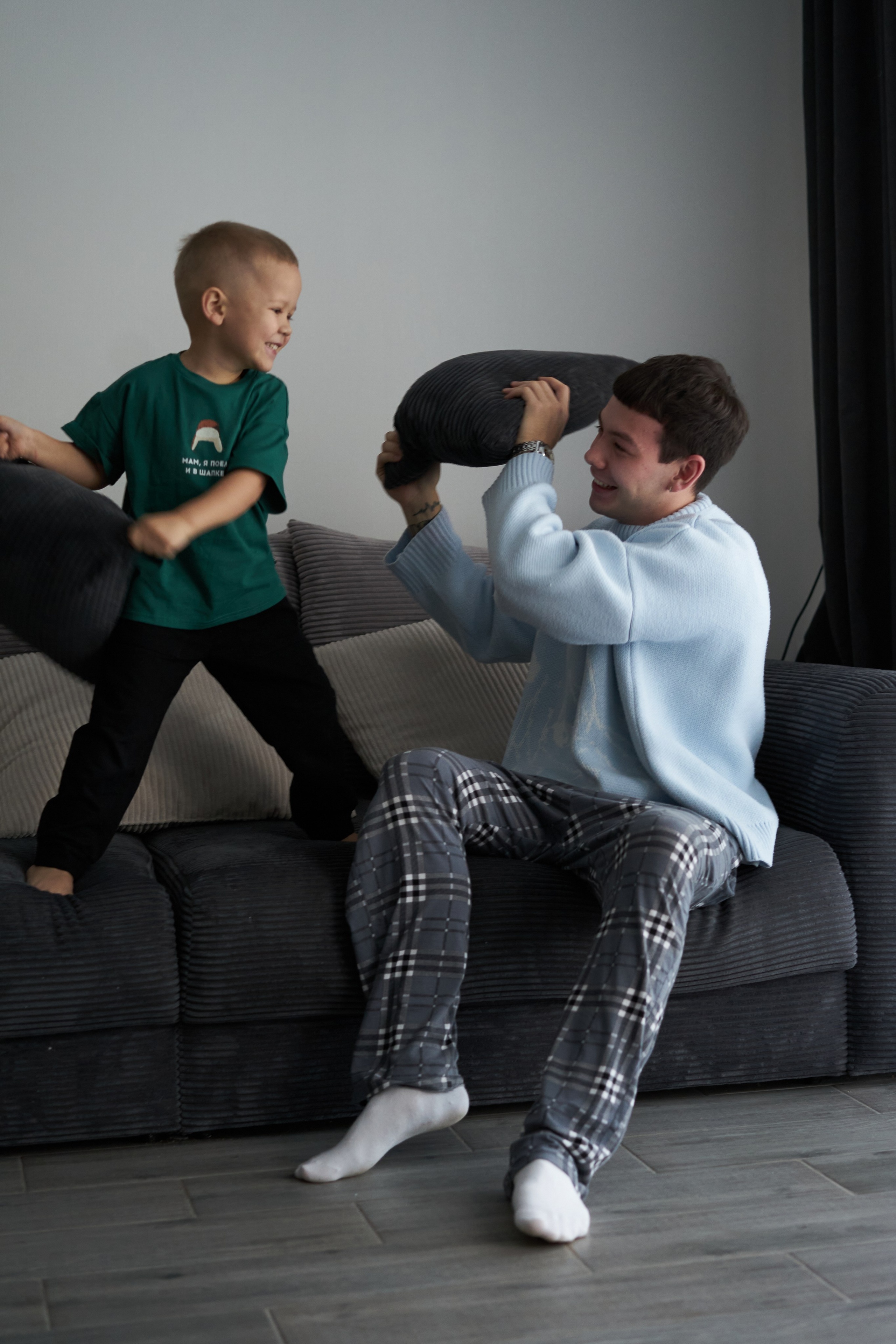 Семейная фотосессия дома. Фотограф Екатеринбург Кокшарова Александра