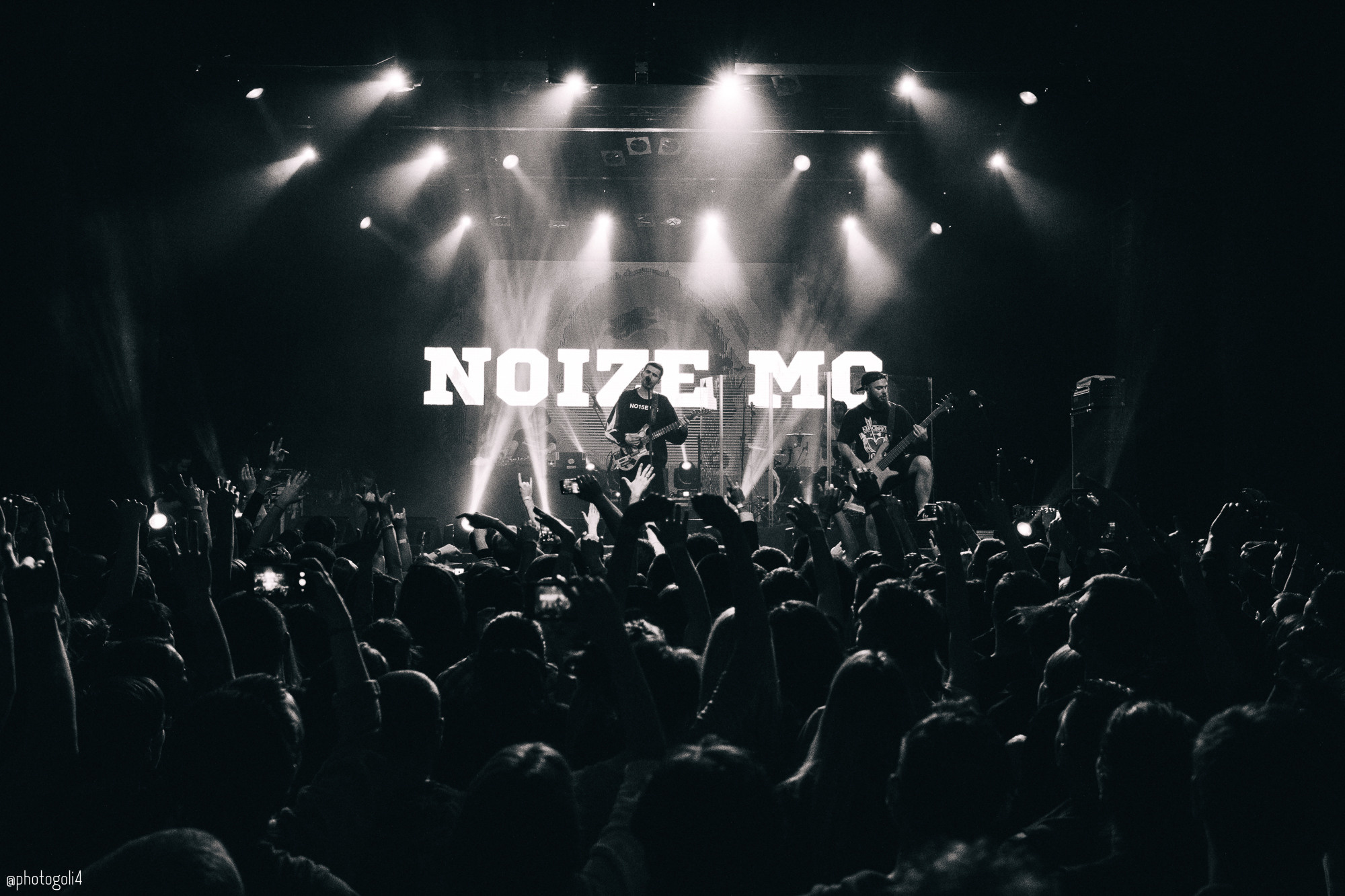 Концерт Noize MC. Хороший репортажный и промышленный фотограф в Казани Алексей Щелконогов