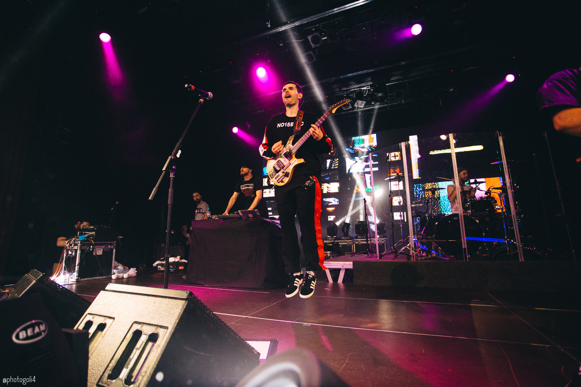 Концерт Noize MC. Хороший репортажный и промышленный фотограф в Казани Алексей Щелконогов