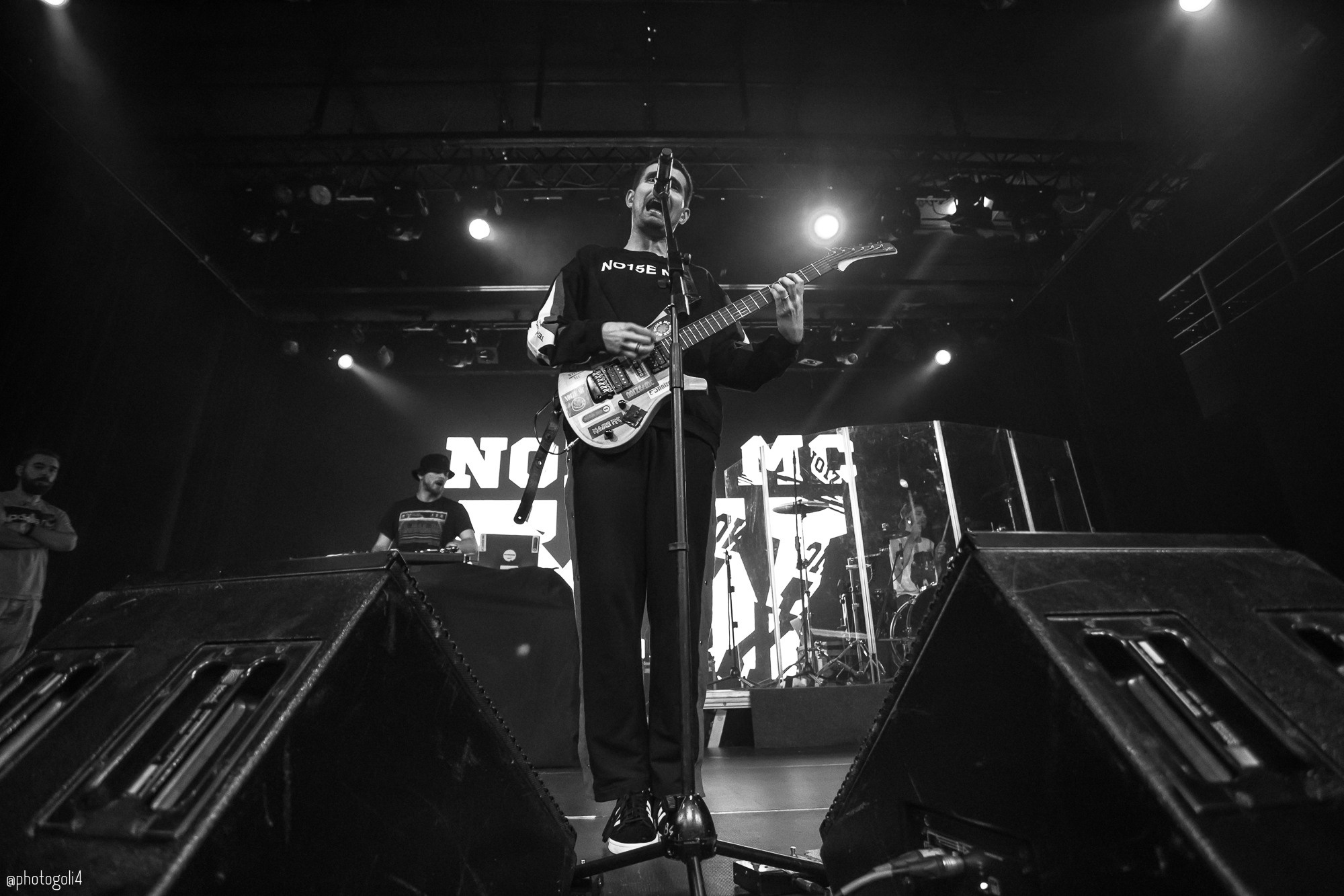 Концерт Noize MC. Хороший репортажный и промышленный фотограф в Казани Алексей Щелконогов