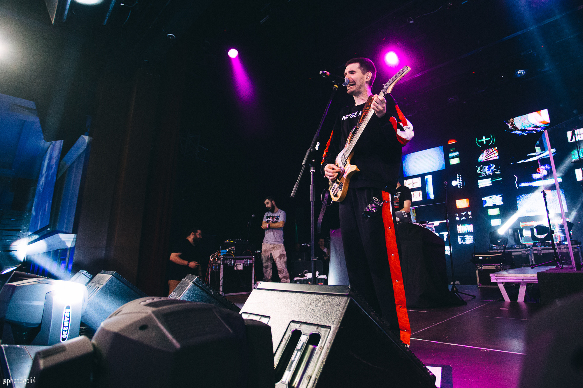 Концерт Noize MC. Хороший репортажный и промышленный фотограф в Казани Алексей Щелконогов