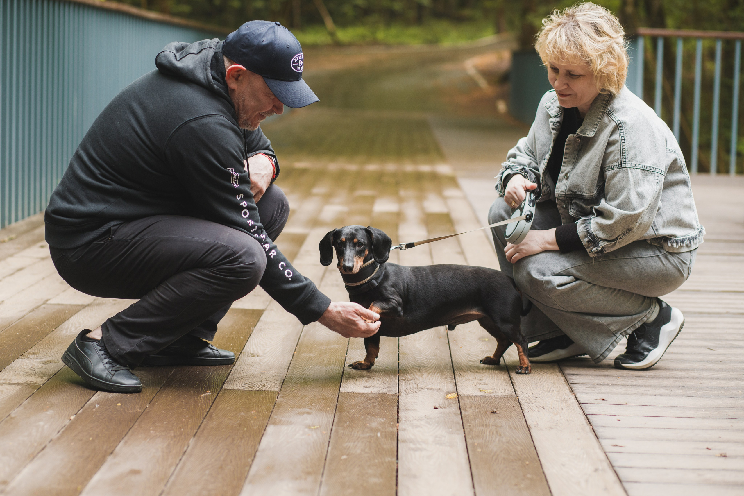 Фотопрогулка большой семьи с двумя собаками летом. Семейный и школьный фотограф в Москве Анна Ткач
