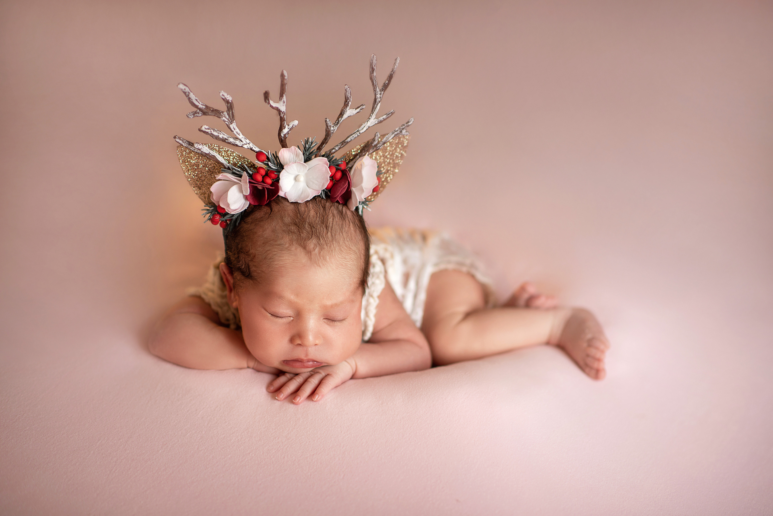 Newborn. Творческая команда Ульяшевы, свадебная и семейная фотография. Кахахста