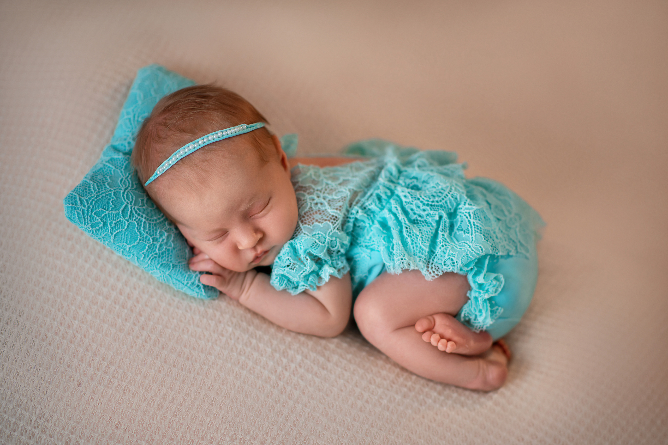 Newborn. Творческая команда Ульяшевы, свадебная и семейная фотография. Кахахста