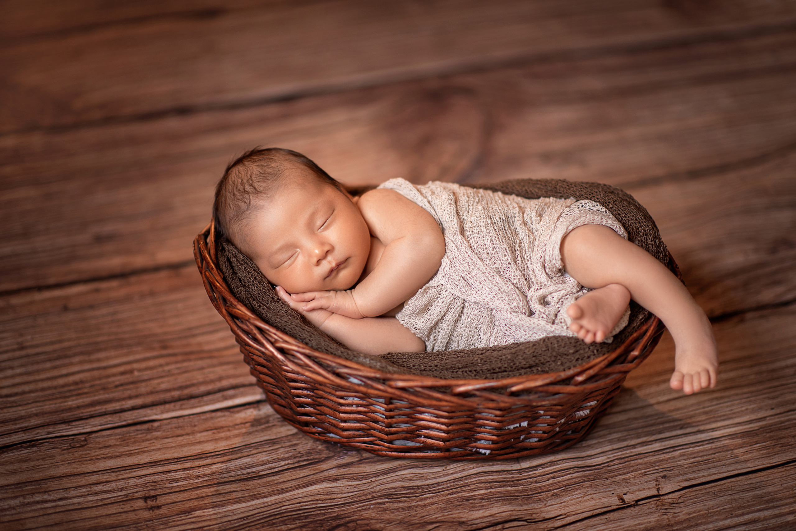 Newborn. Творческая команда Ульяшевы, свадебная и семейная фотография. Кахахста