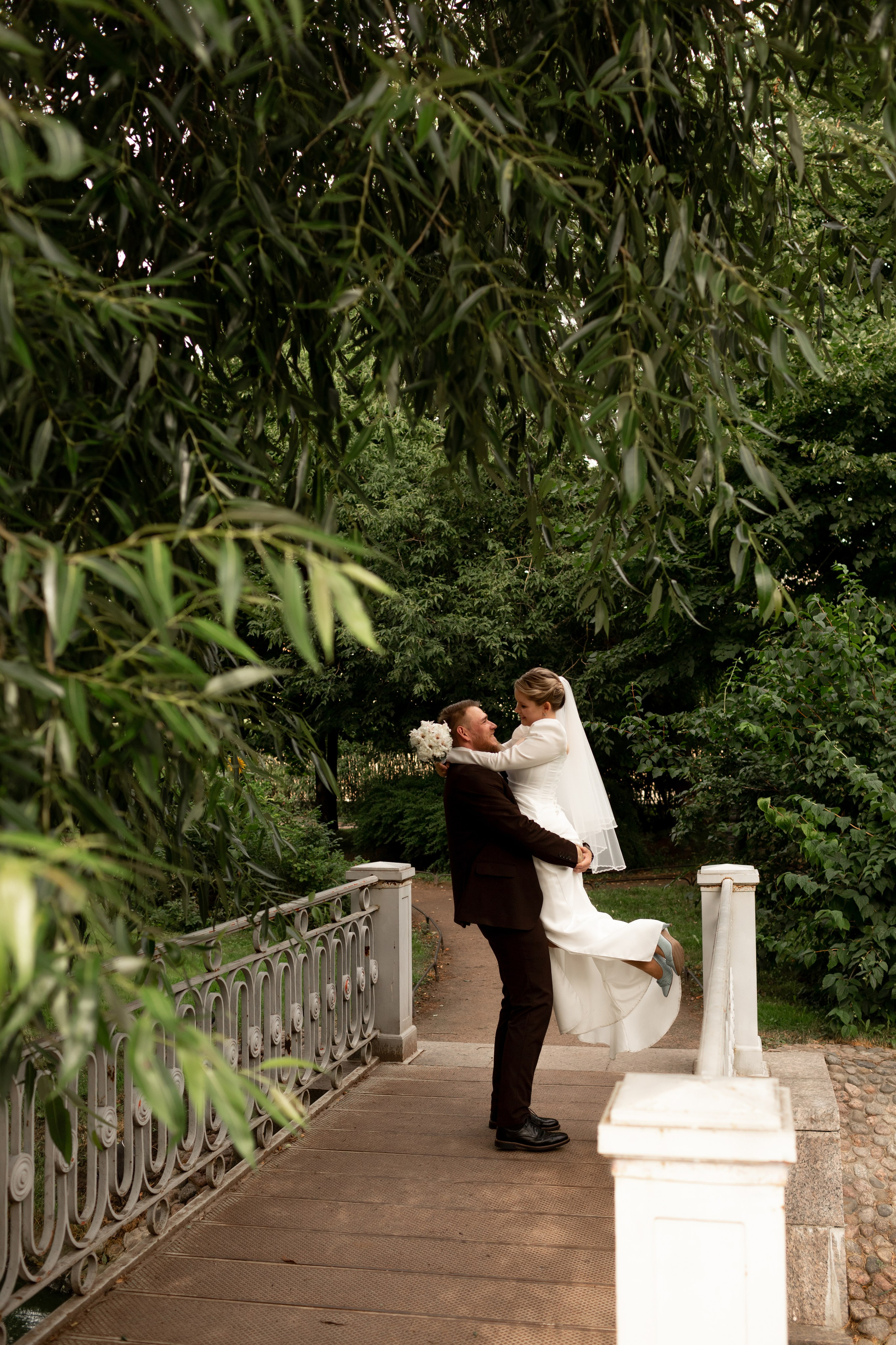 Фотопрогулка в Польском саду Санкт-Петербурга.