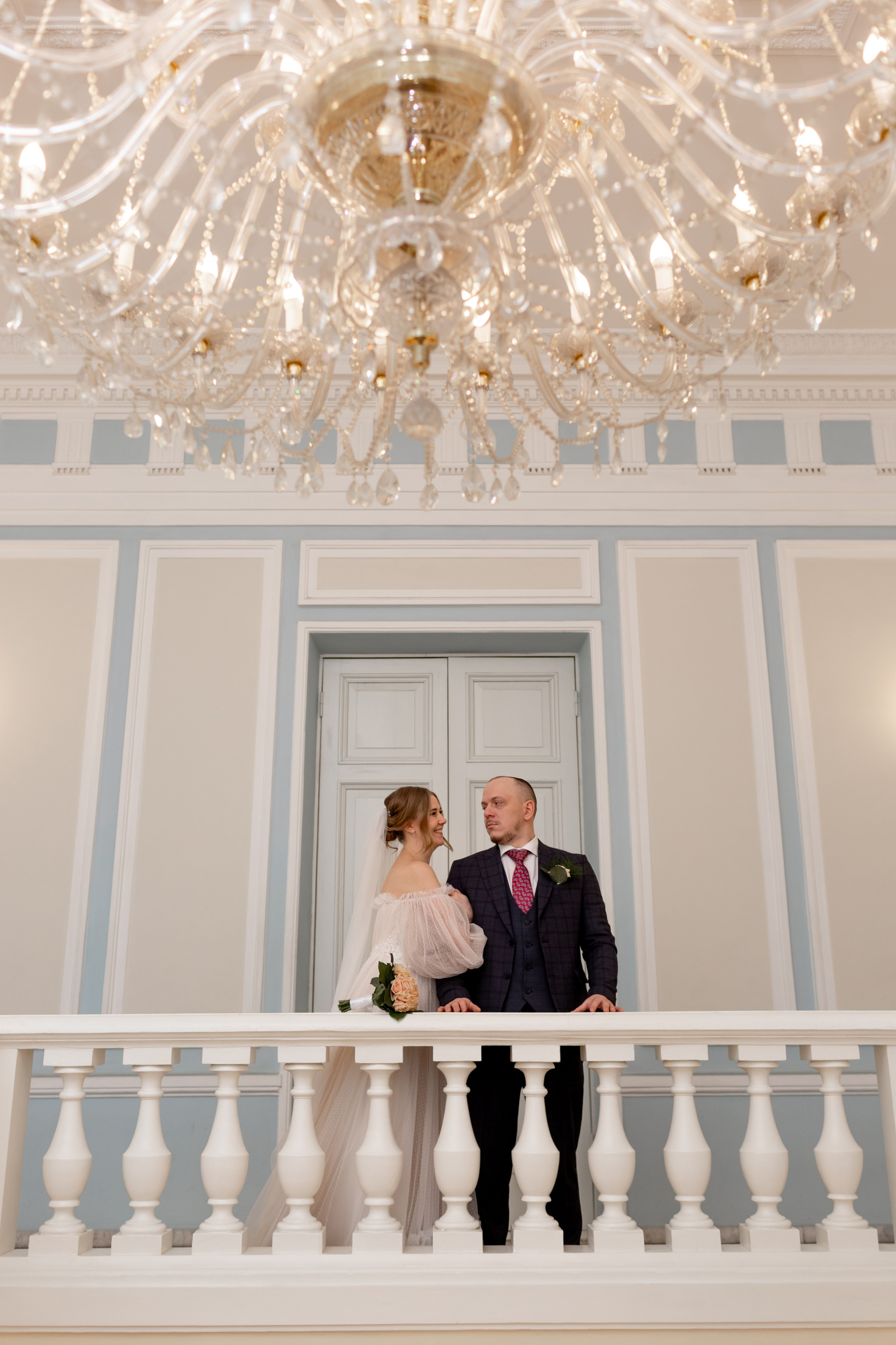  Свадебная фотосессия в ЗАГСе Кировского района Санкт-Петербурга зимой