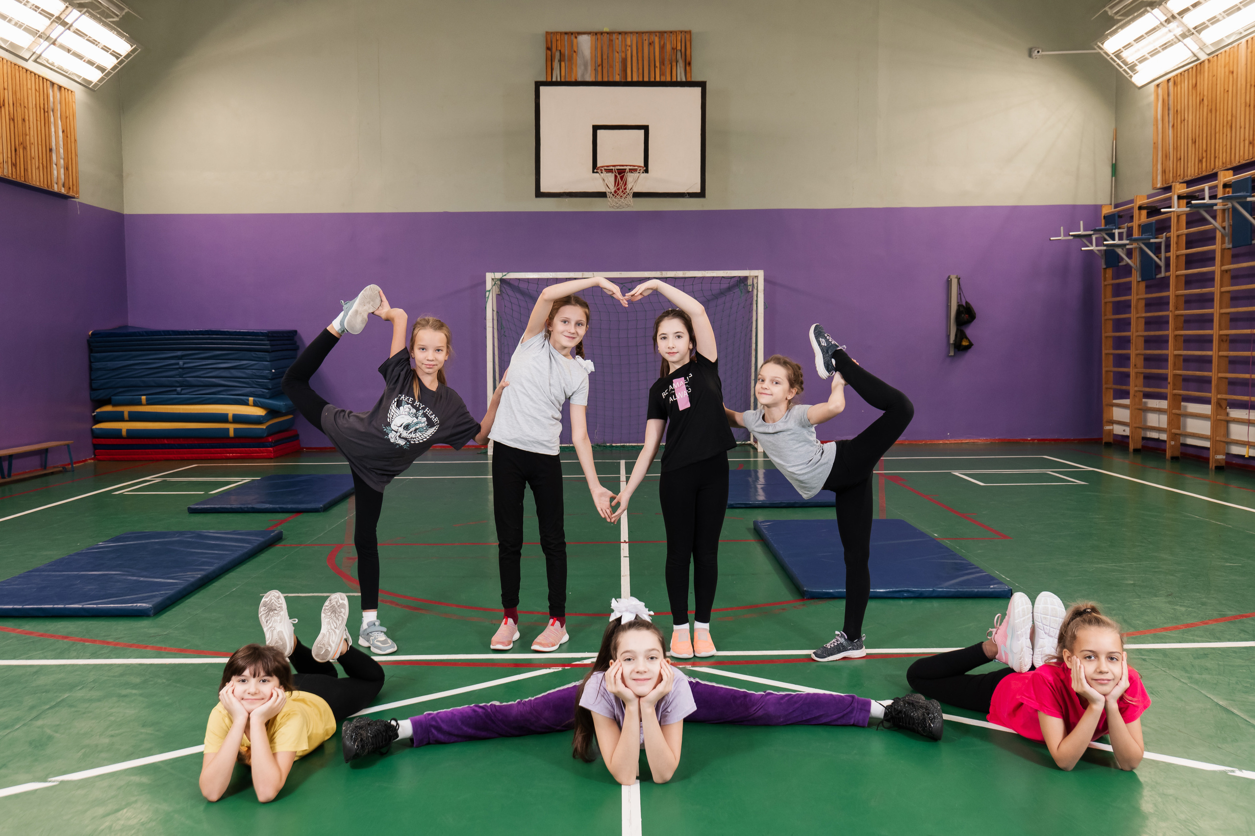 Групповые и общие фотографии. Оживающие выпускные альбомы в Москве и Московской области