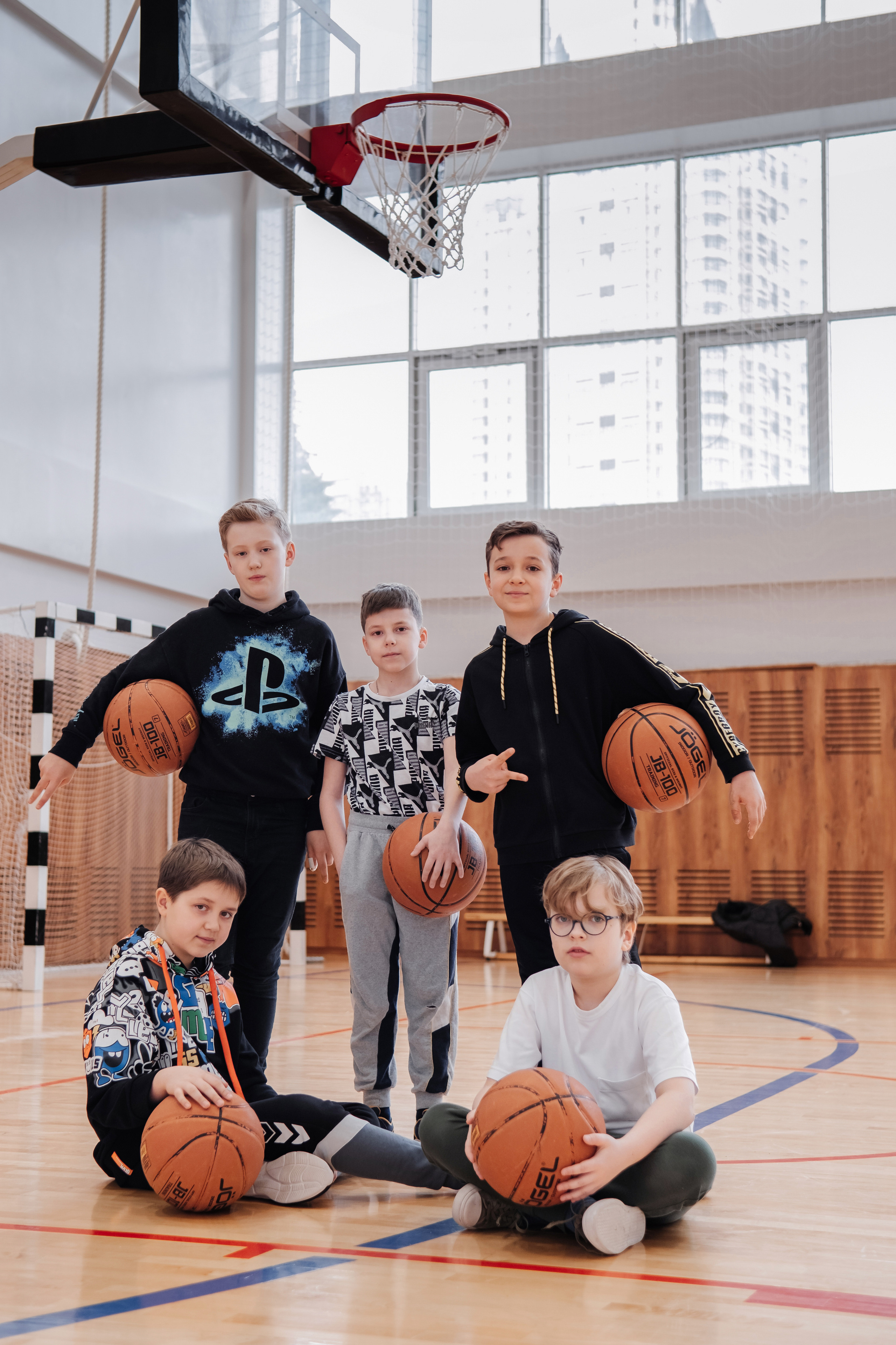 Групповые и общие фотографии. Оживающие выпускные альбомы в Москве и Московской области