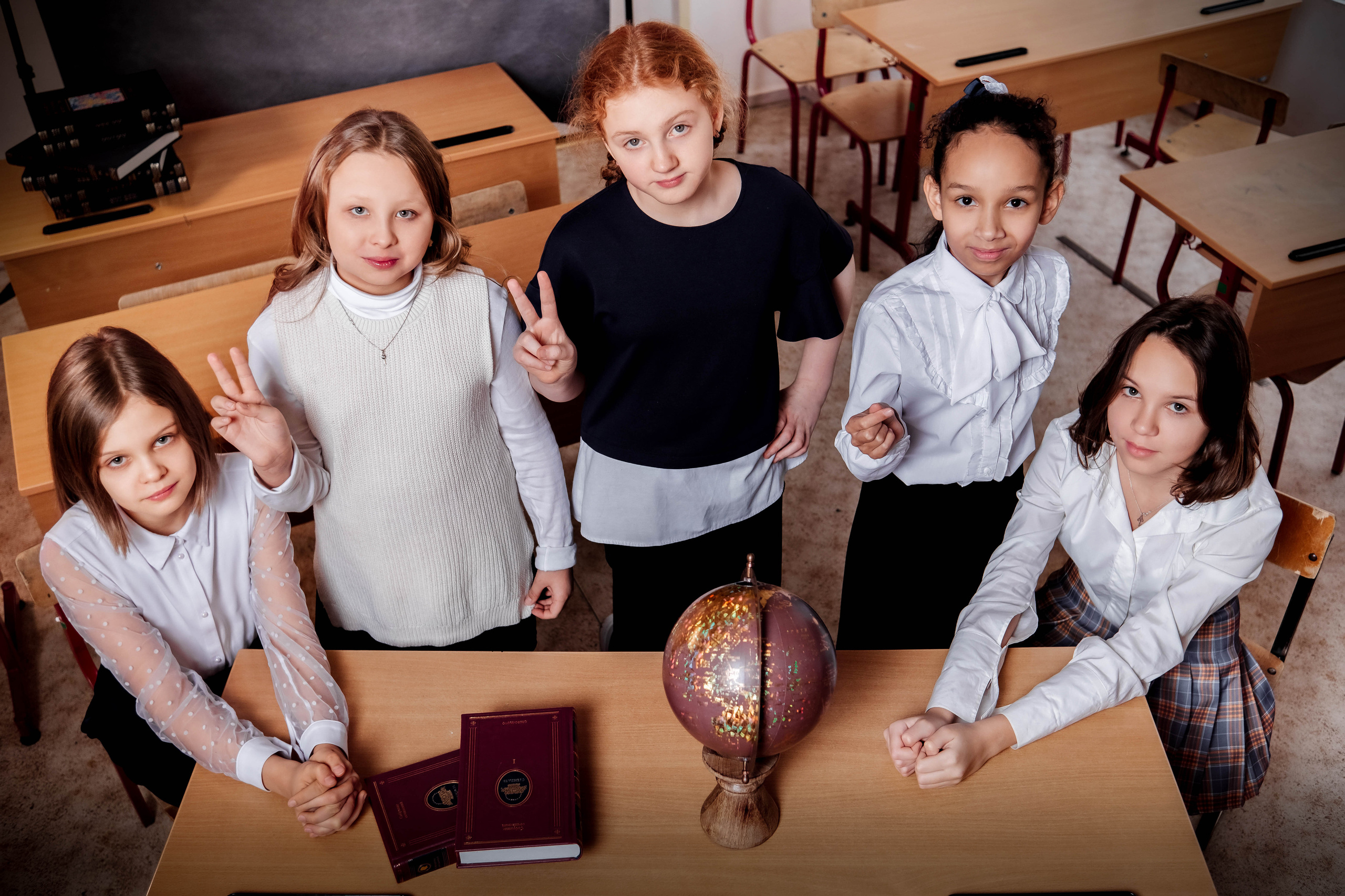 Групповые и общие фотографии. Оживающие выпускные альбомы в Москве и Московской области