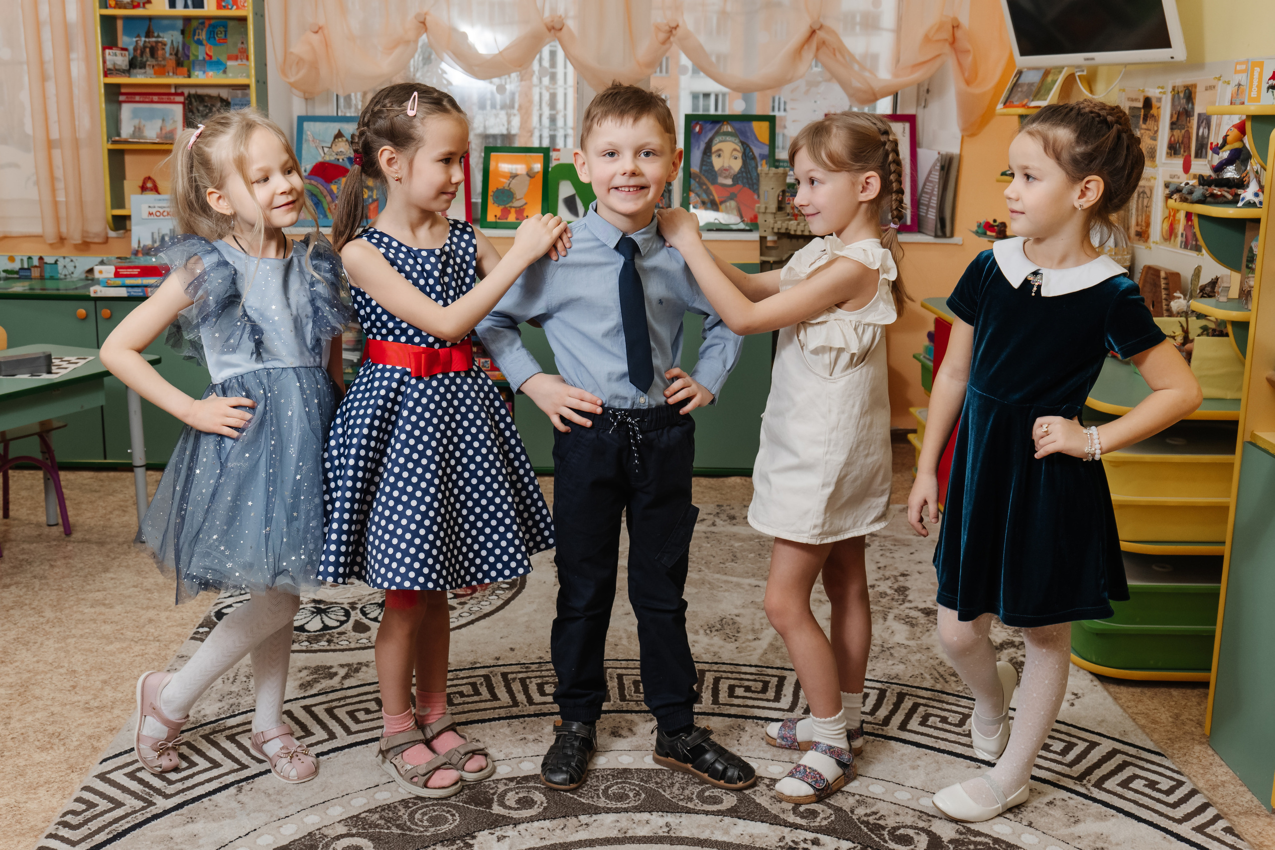 Групповые и общие фотографии. Оживающие выпускные альбомы в Москве и Московской области