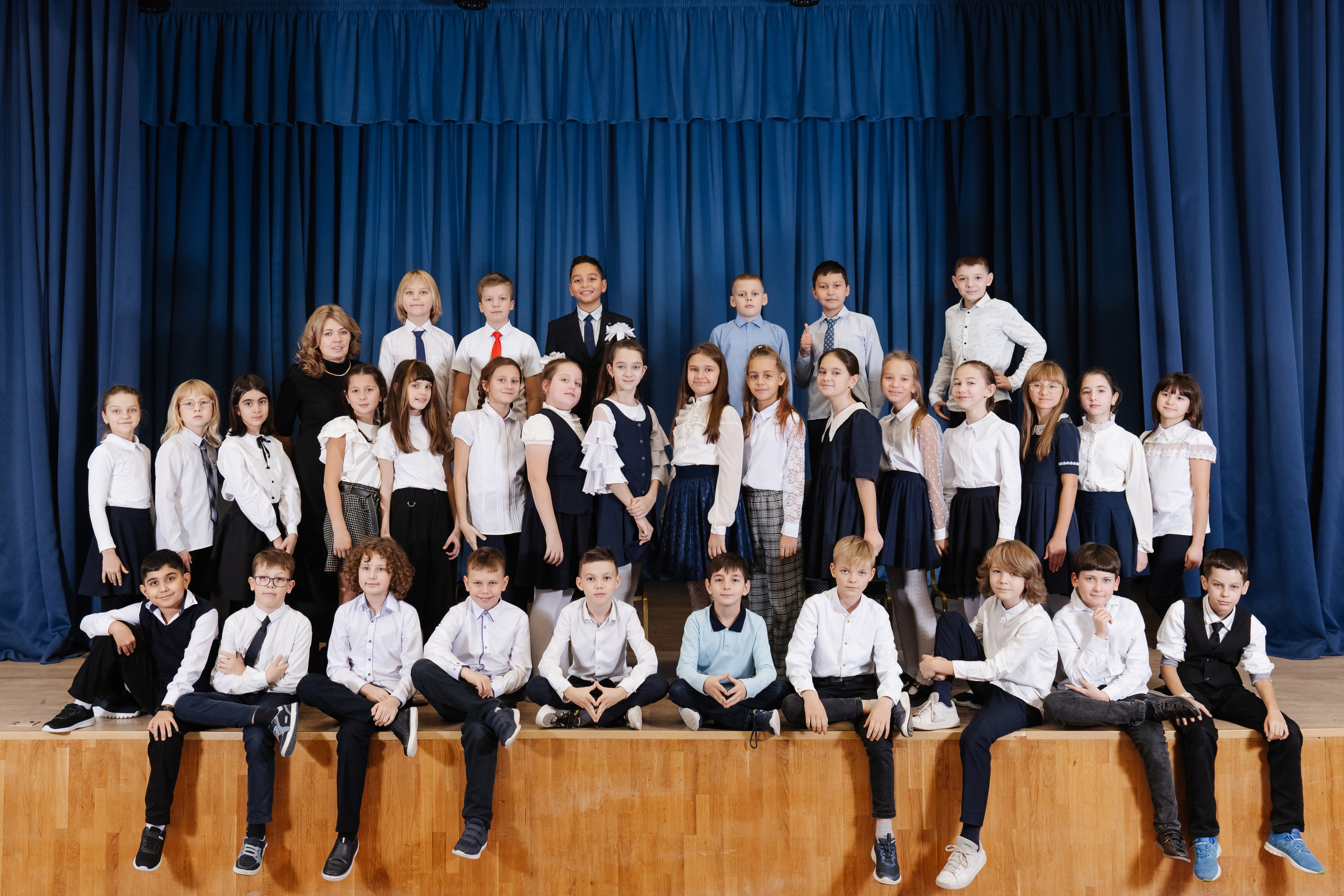 Групповые и общие фотографии. Оживающие выпускные альбомы в Москве и Московской области