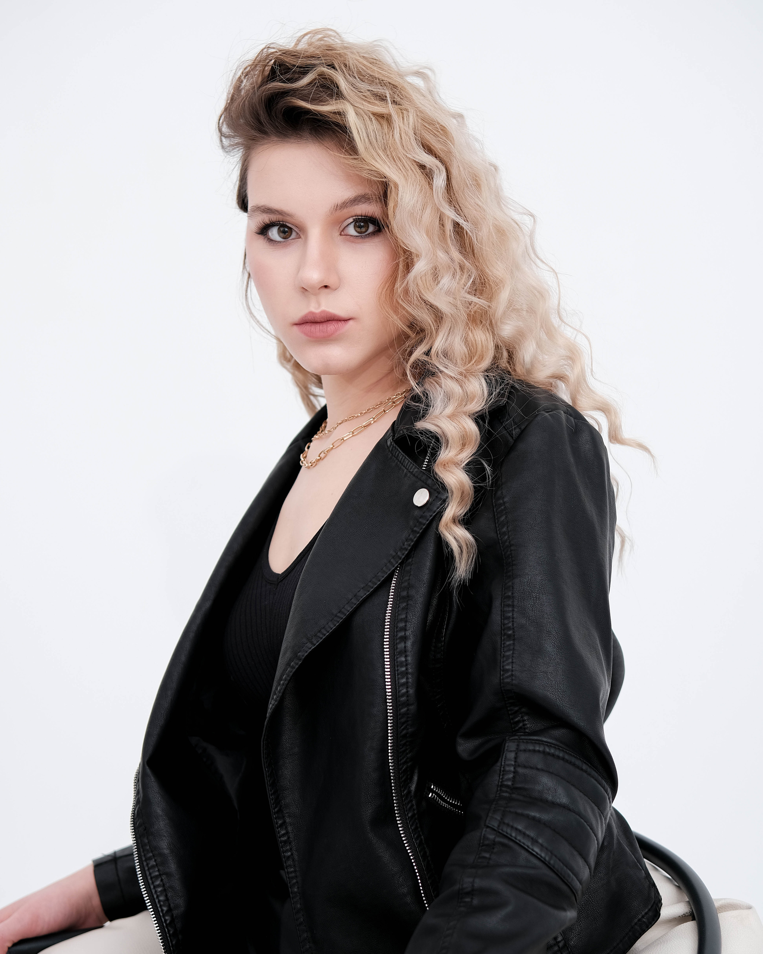 9-11 классы. Оживающие выпускные альбомы в Москве и Московской области