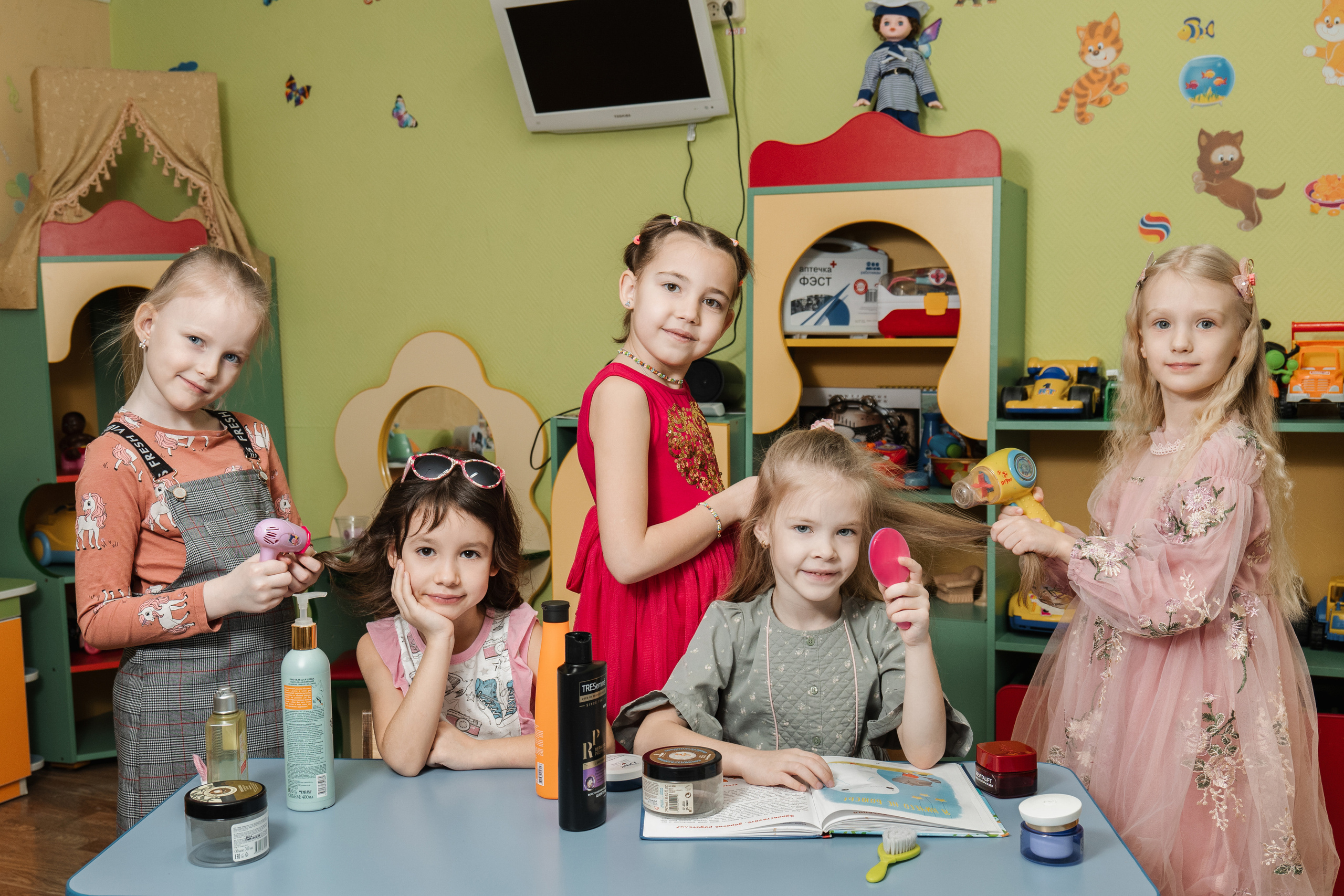 Групповые и общие фотографии. Оживающие выпускные альбомы в Москве и Московской области