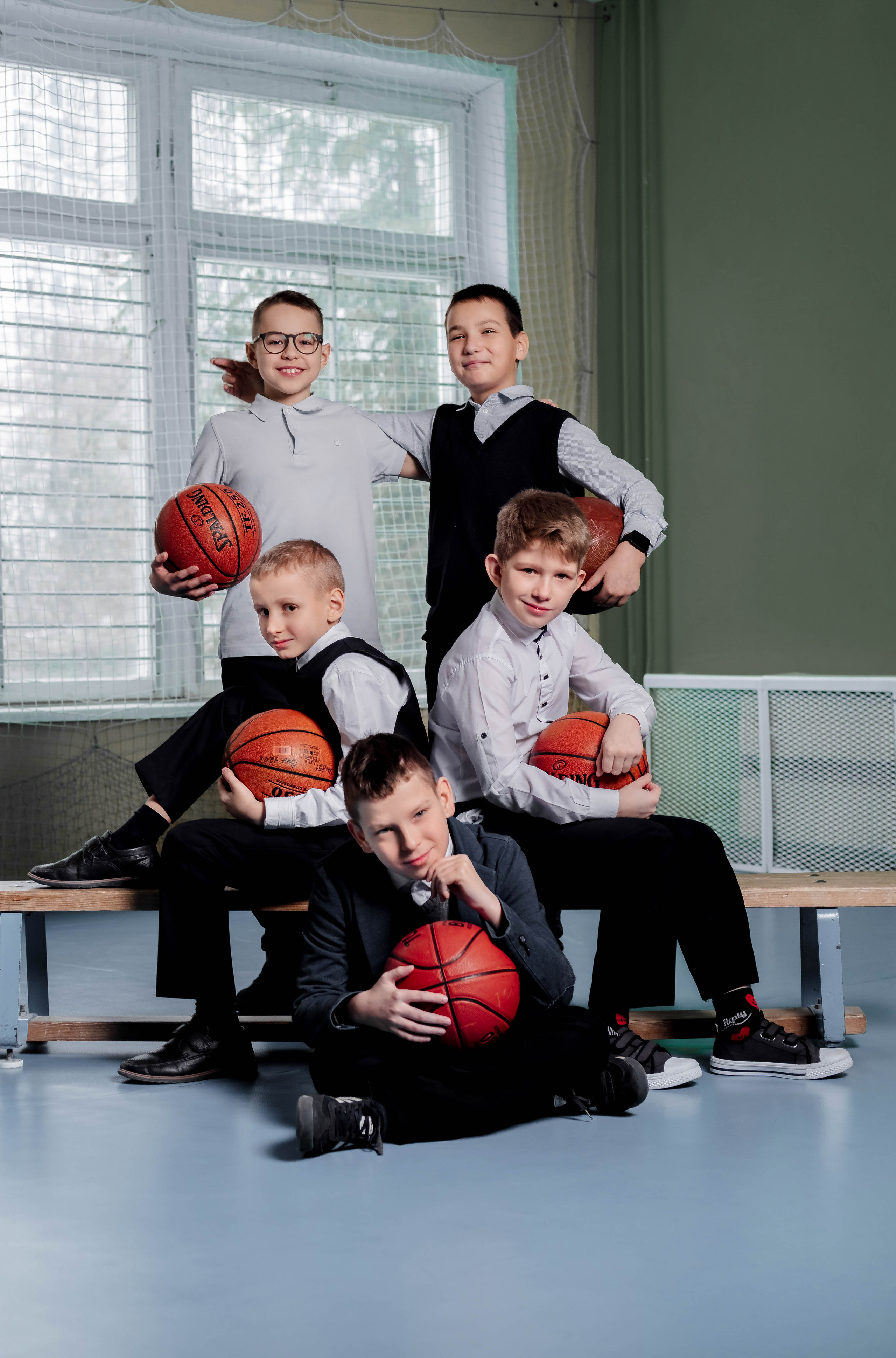 Групповые и общие фотографии. Оживающие выпускные альбомы в Москве и Московской области