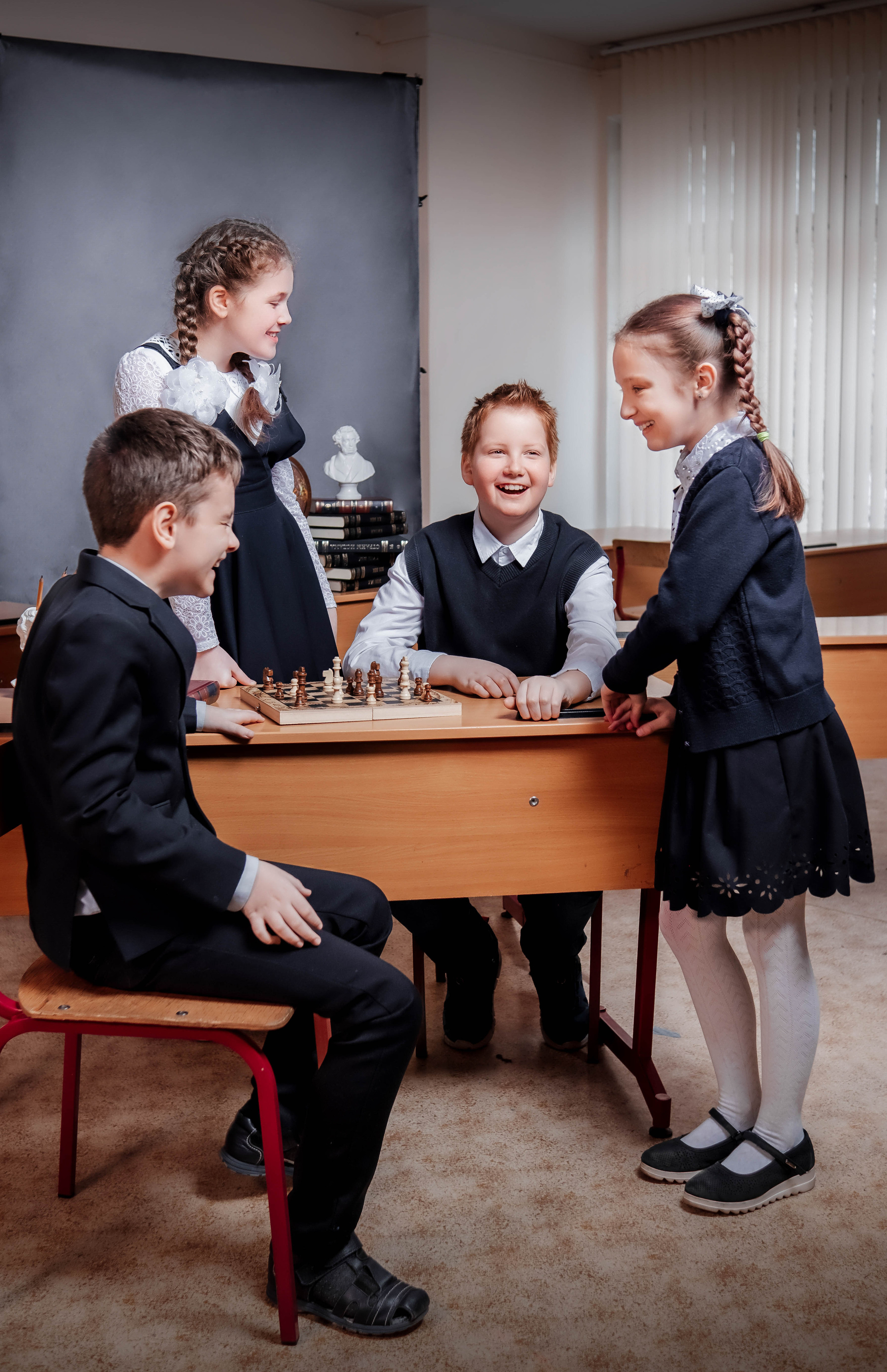 Групповые и общие фотографии. Оживающие выпускные альбомы в Москве и Московской области