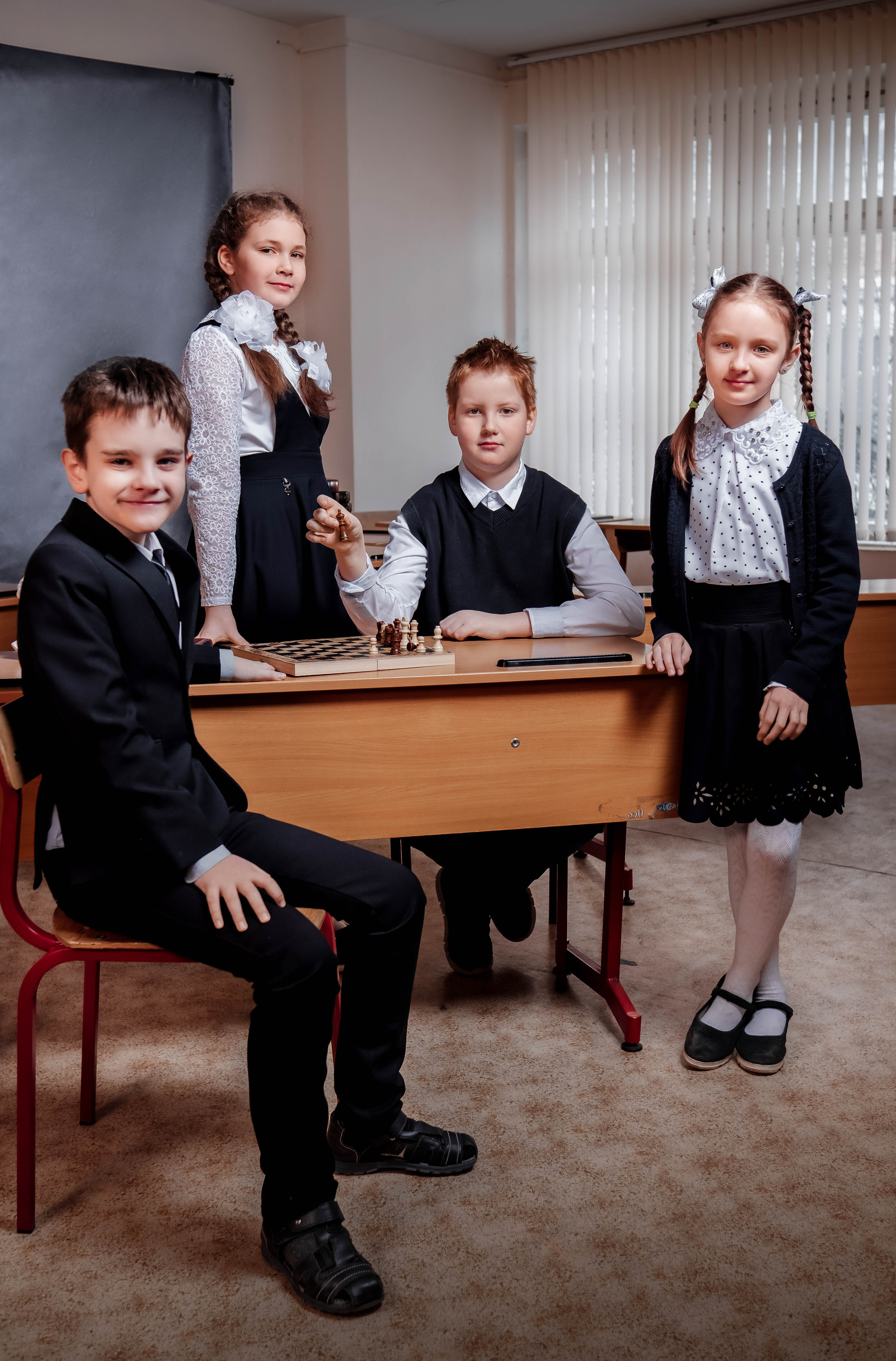 Групповые и общие фотографии. Оживающие выпускные альбомы в Москве и Московской области