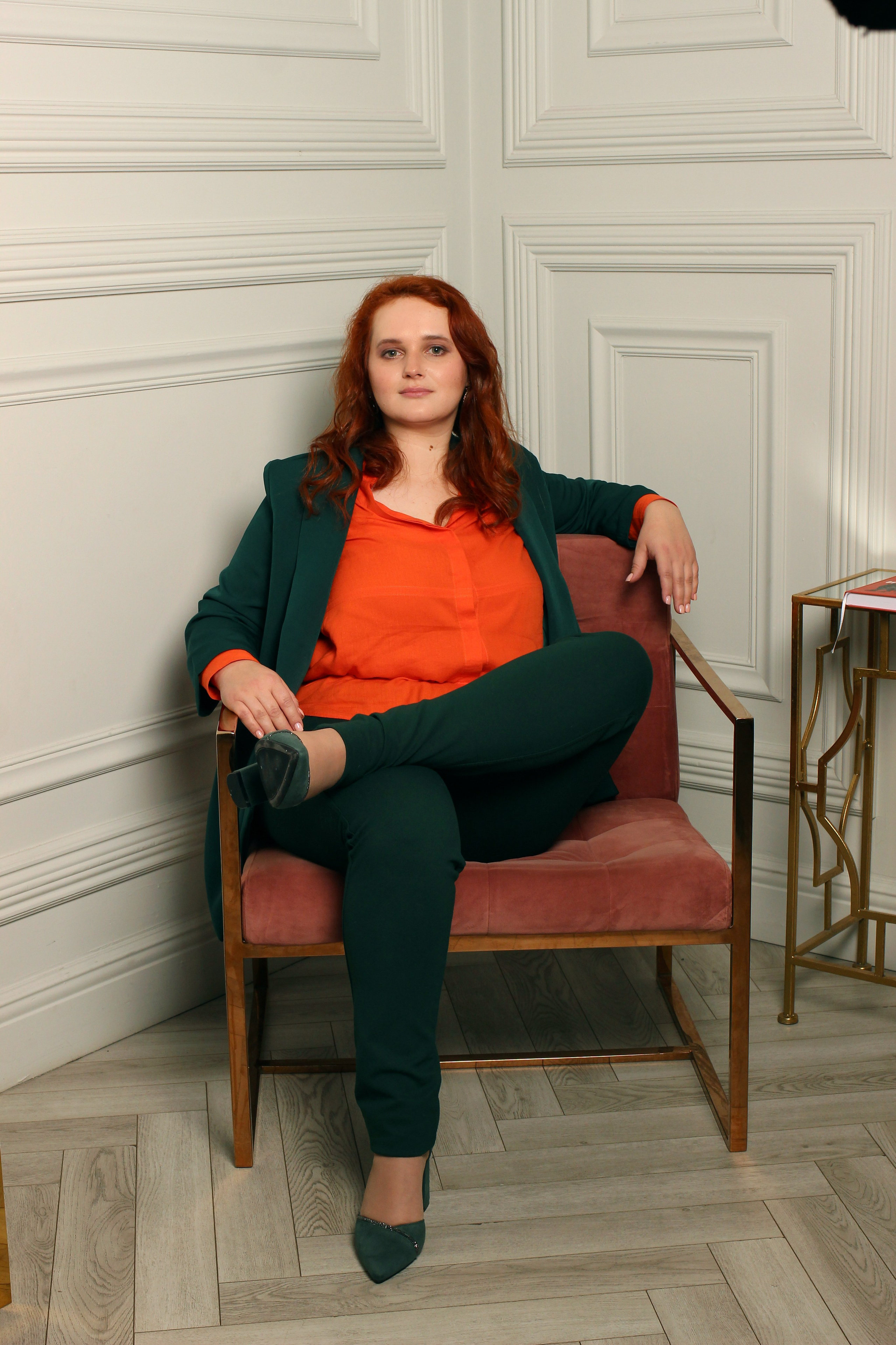 фотосессия в деловом стиле в студии Москва, женская фотосессия в деловом стиле в фотостудии,профессиональная фотосессия в студии,  бизнес фотосессия в студии,  контент для эксперта, профессиональная фотосессия для руководителя, Бизнес фотосессия в Москве, Бизнес фотосессия в деловом стиле для девушки, фотосессия для резюме, портретная фотосессия для женщины, деловое фото, деловой портрет для женщины, имиджевая съемка, бизнес фотосессия в студии, бизнес фотосессия в Москве, деловая фотосессия в Балашихе, Контент фотосессия в Балашихе, контент фотосессия для графического дизайнера, яркая фотосессия,креативная фотосессия для социальных сетей, фотосессия для социальных сетей