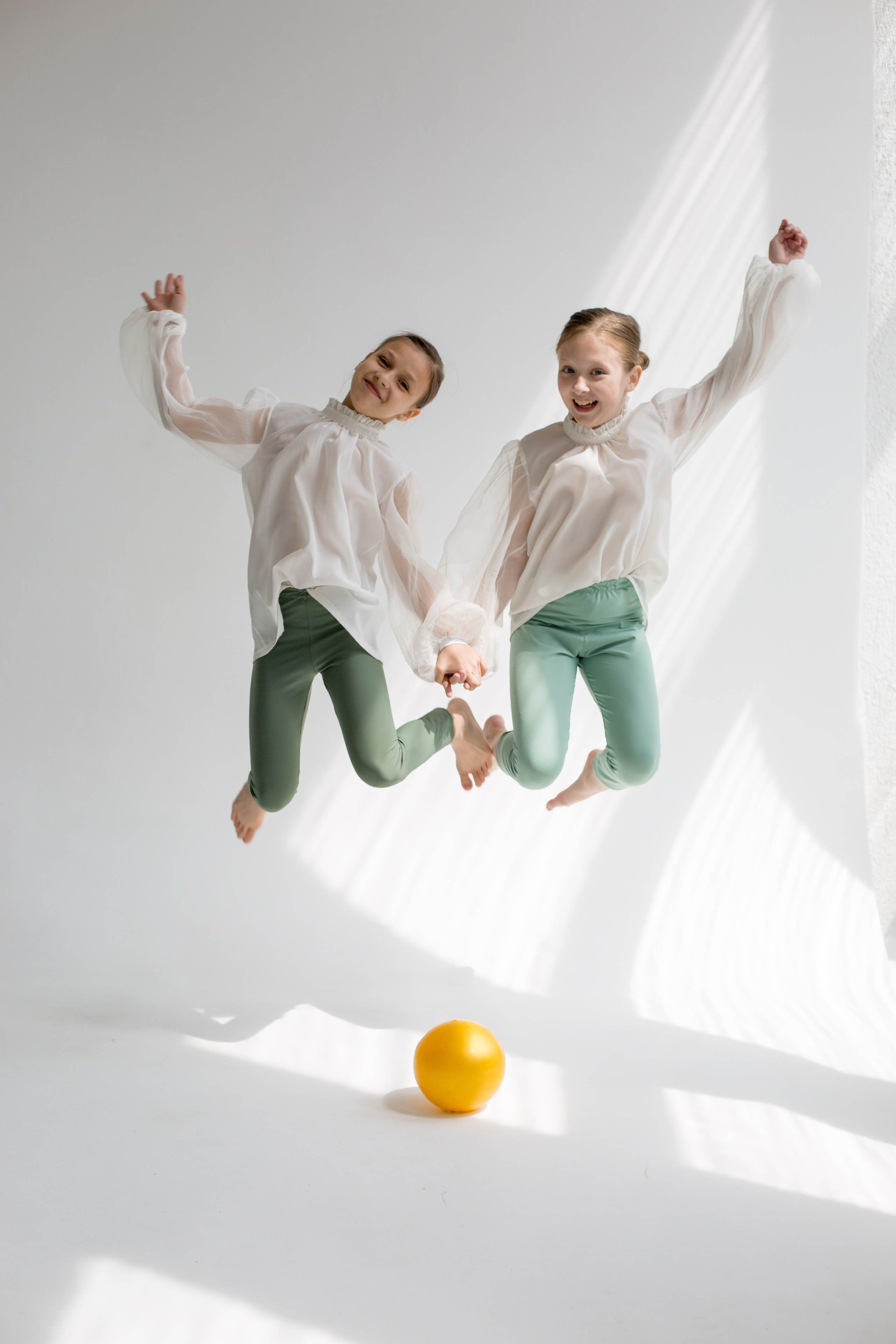 Амелия и Арина. Главная