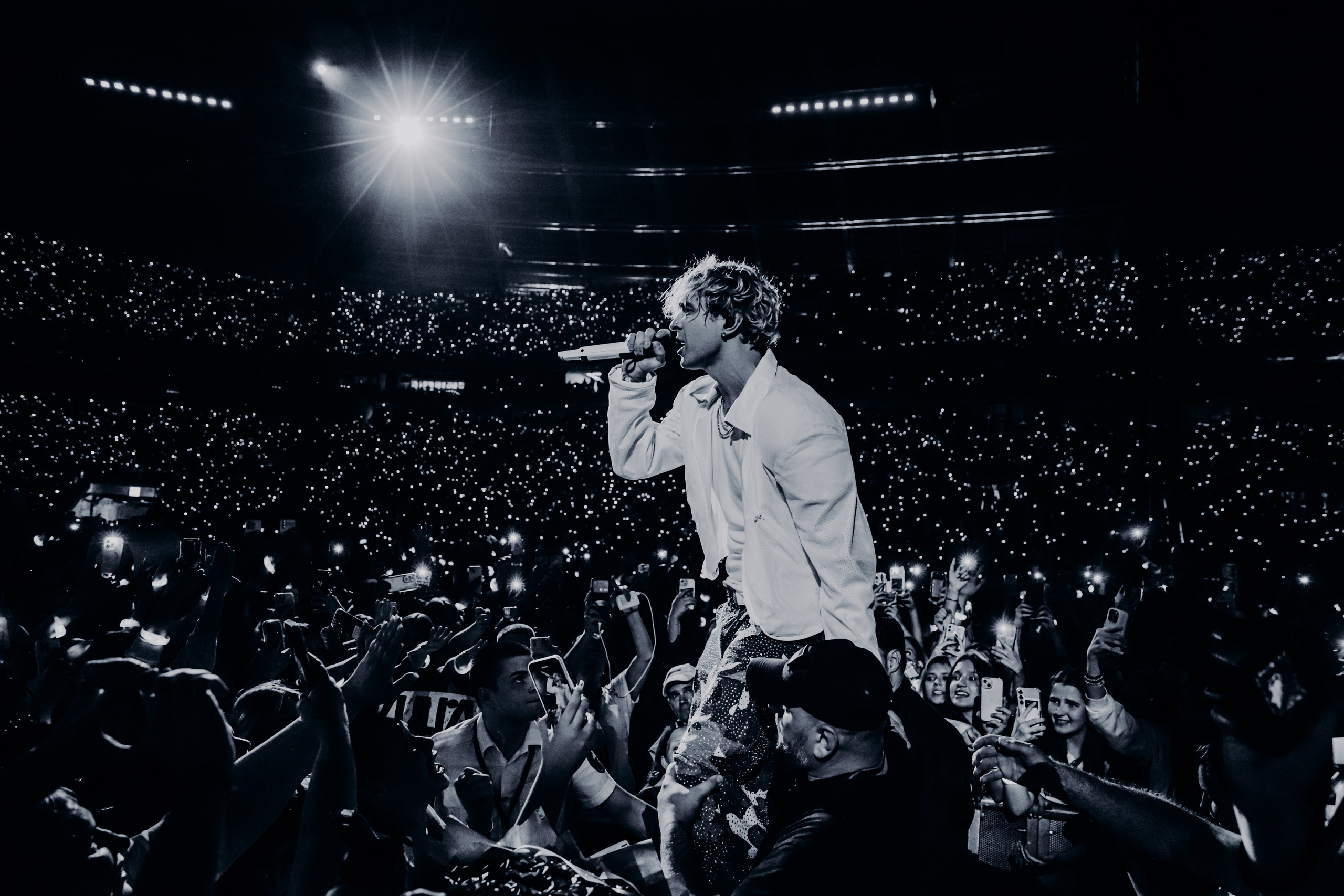 Концертная съёмка: эмоции и энергия в кадре. Профессиональный фотограф звезд, концертов и спортивных событий