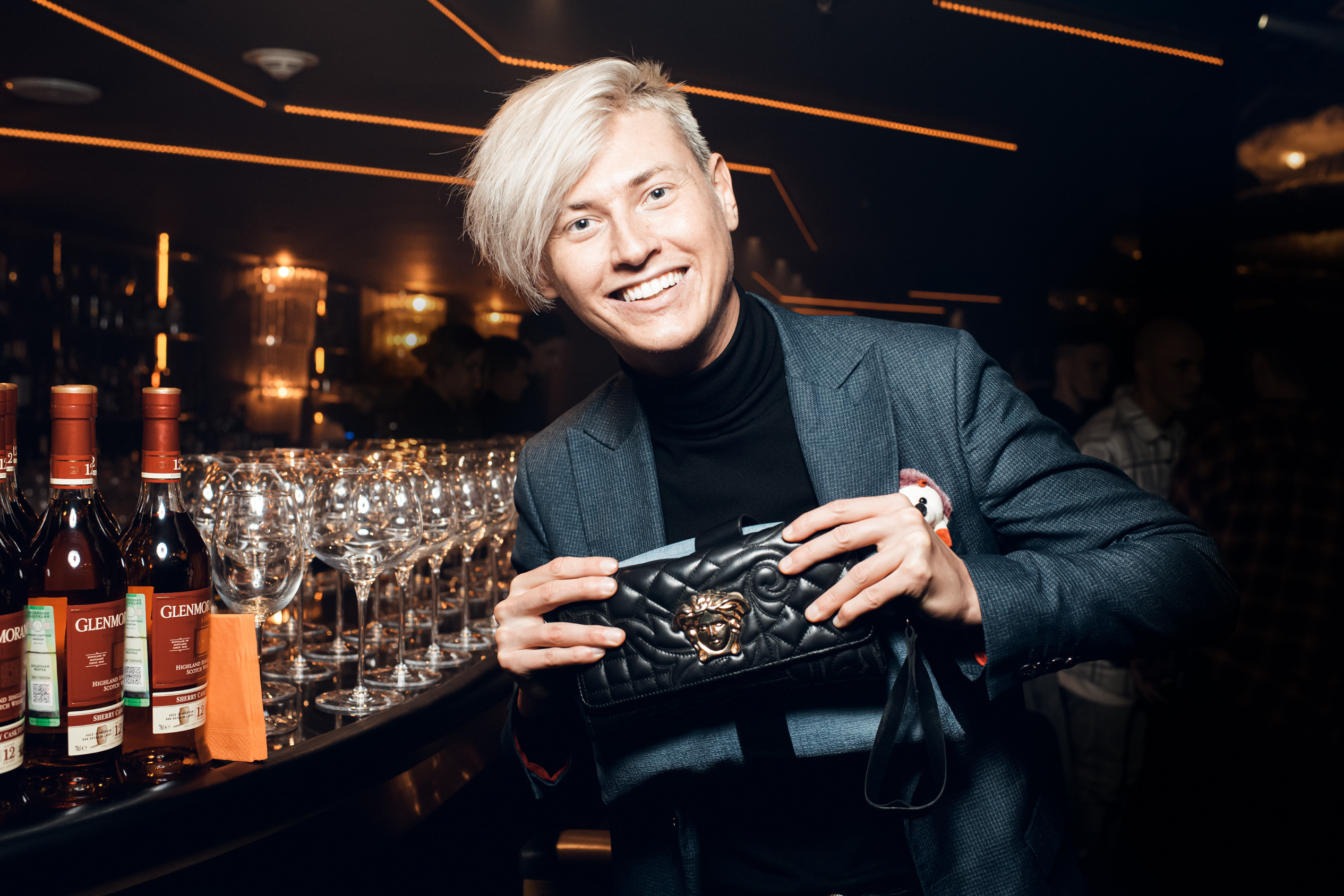 Презентация Sapphire CROWN. Фотограф на мероприятия в Москве Колоткин Игорь