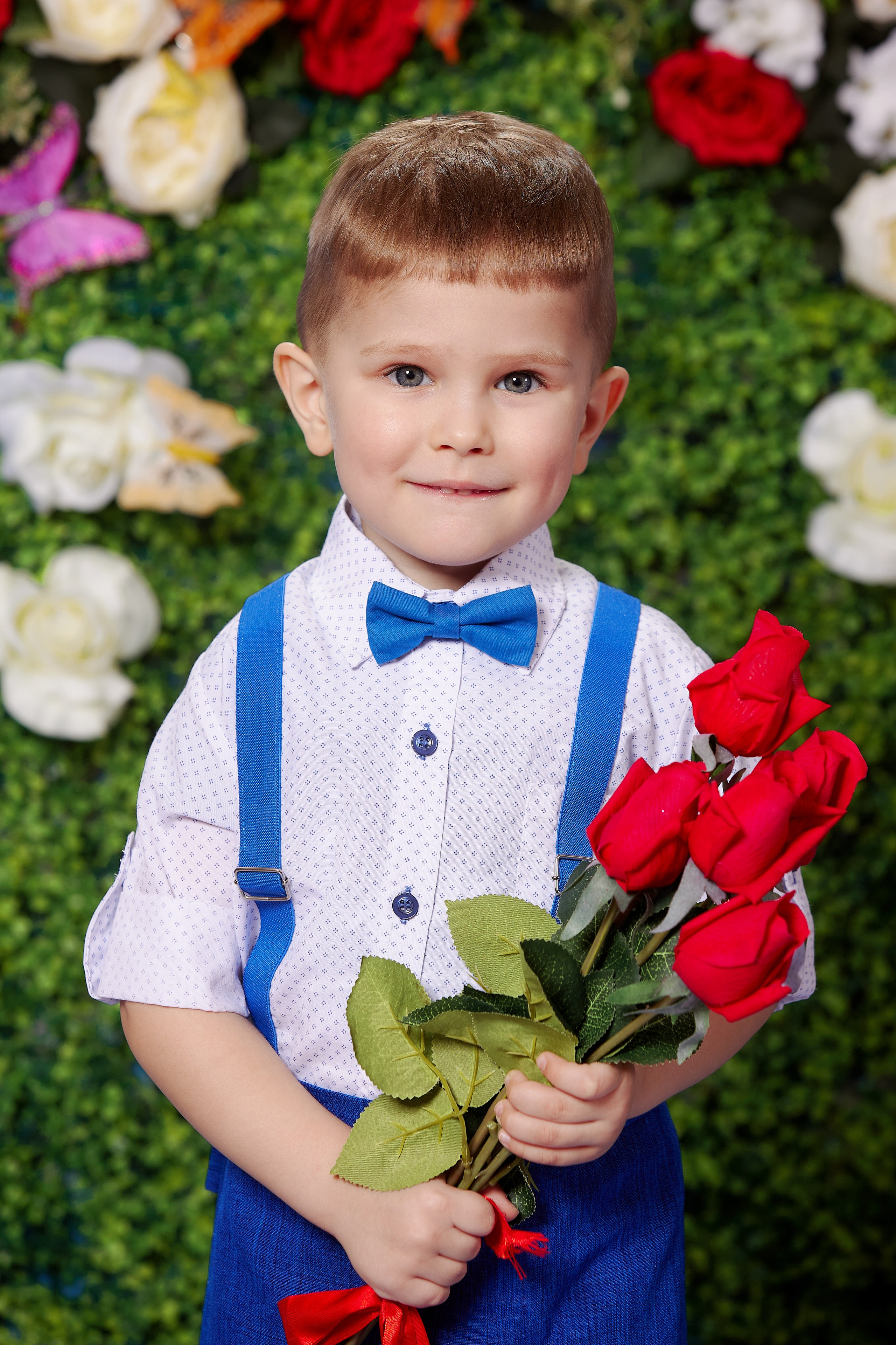 Цветы для мамы. Детская выездная фотостудия