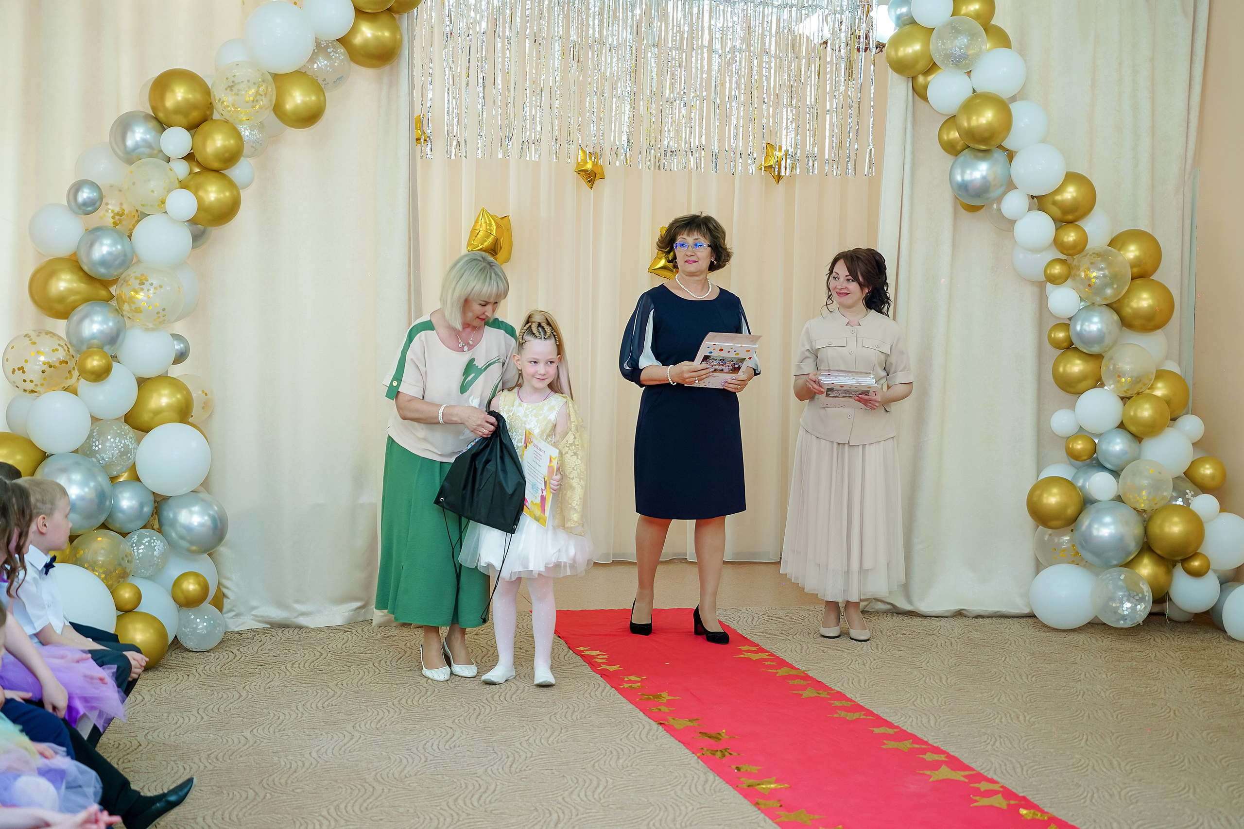 Фотосъемка видеосъёмка фотограф видеооператор новогодних утренников  в. Фотограф, видеооператор Нина Коршунова