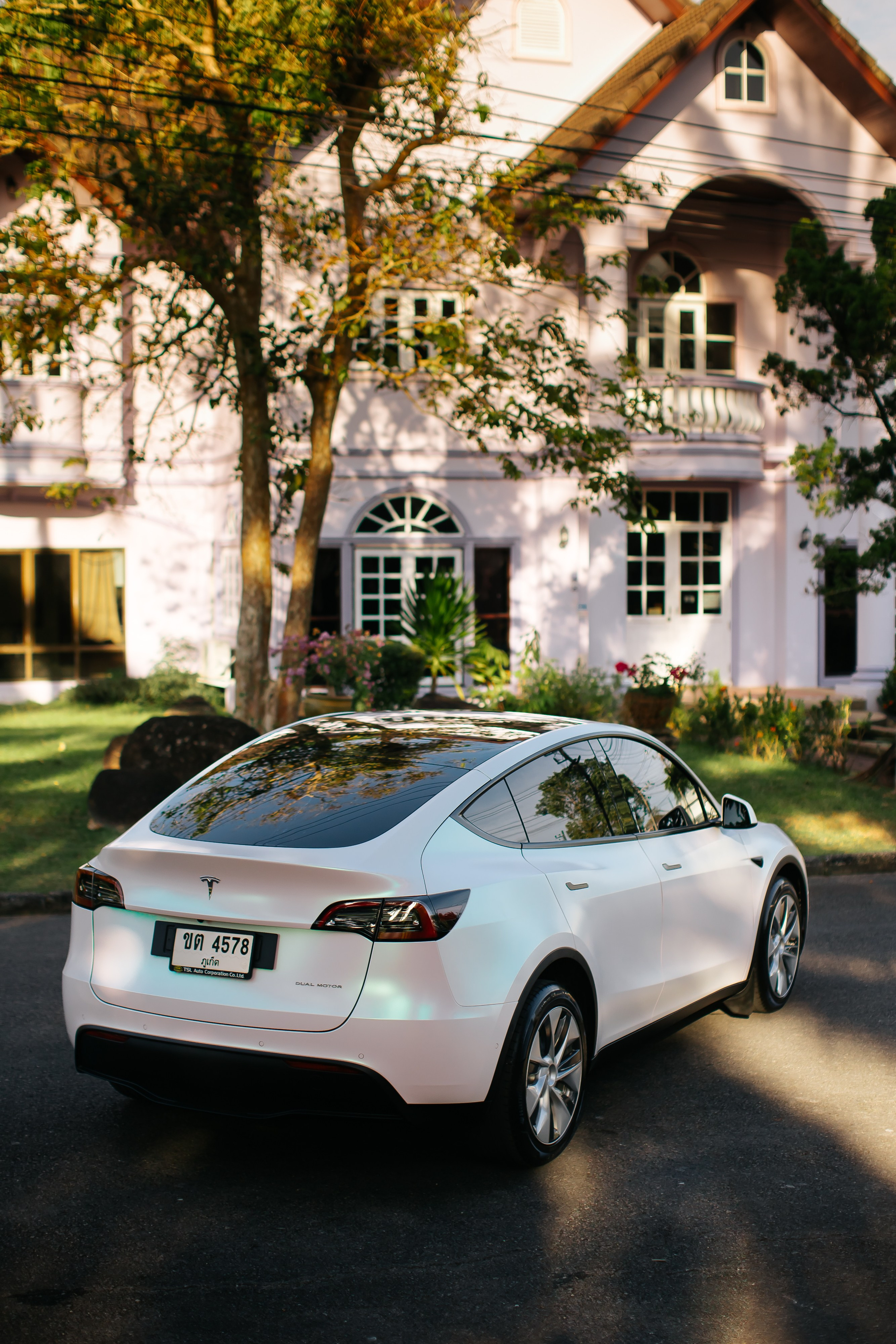 Tesla Model 3 Pearl. Фотограф в на Пхукете Сергей Войлоков