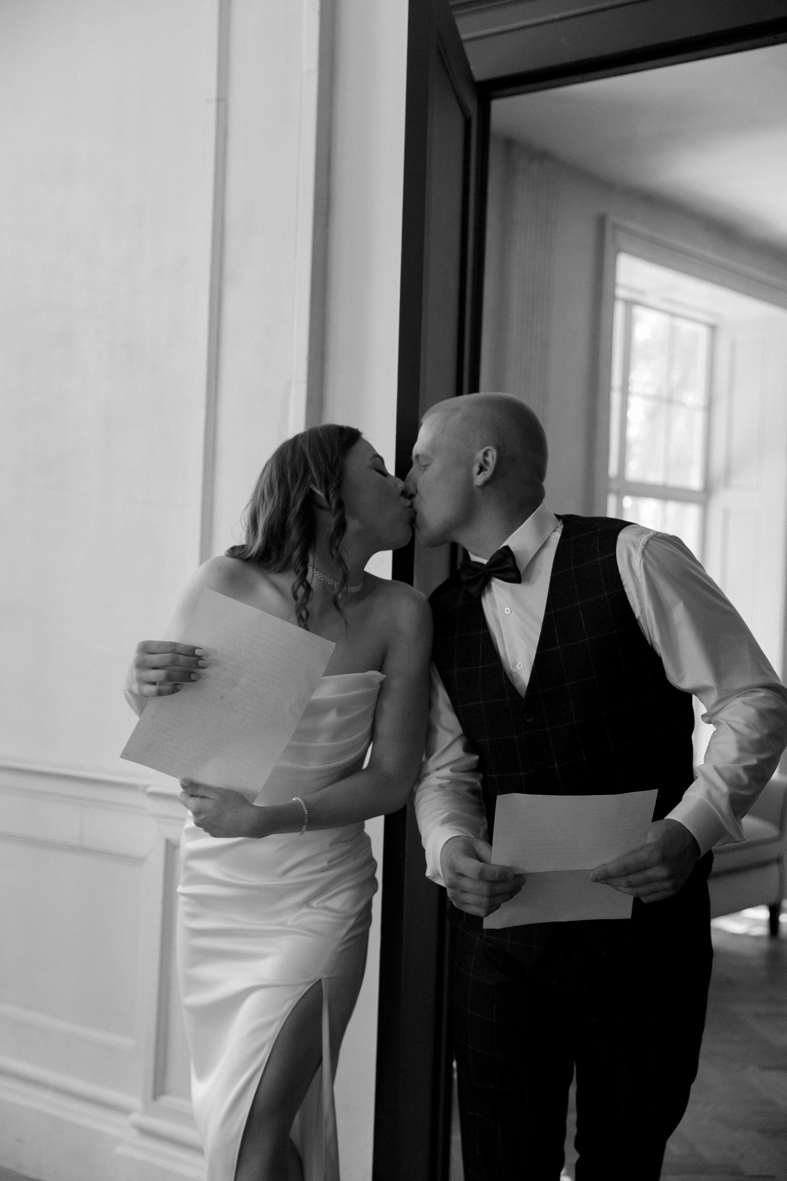 ЭМОЦИИ В КАЖДОМ СНИМКЕ