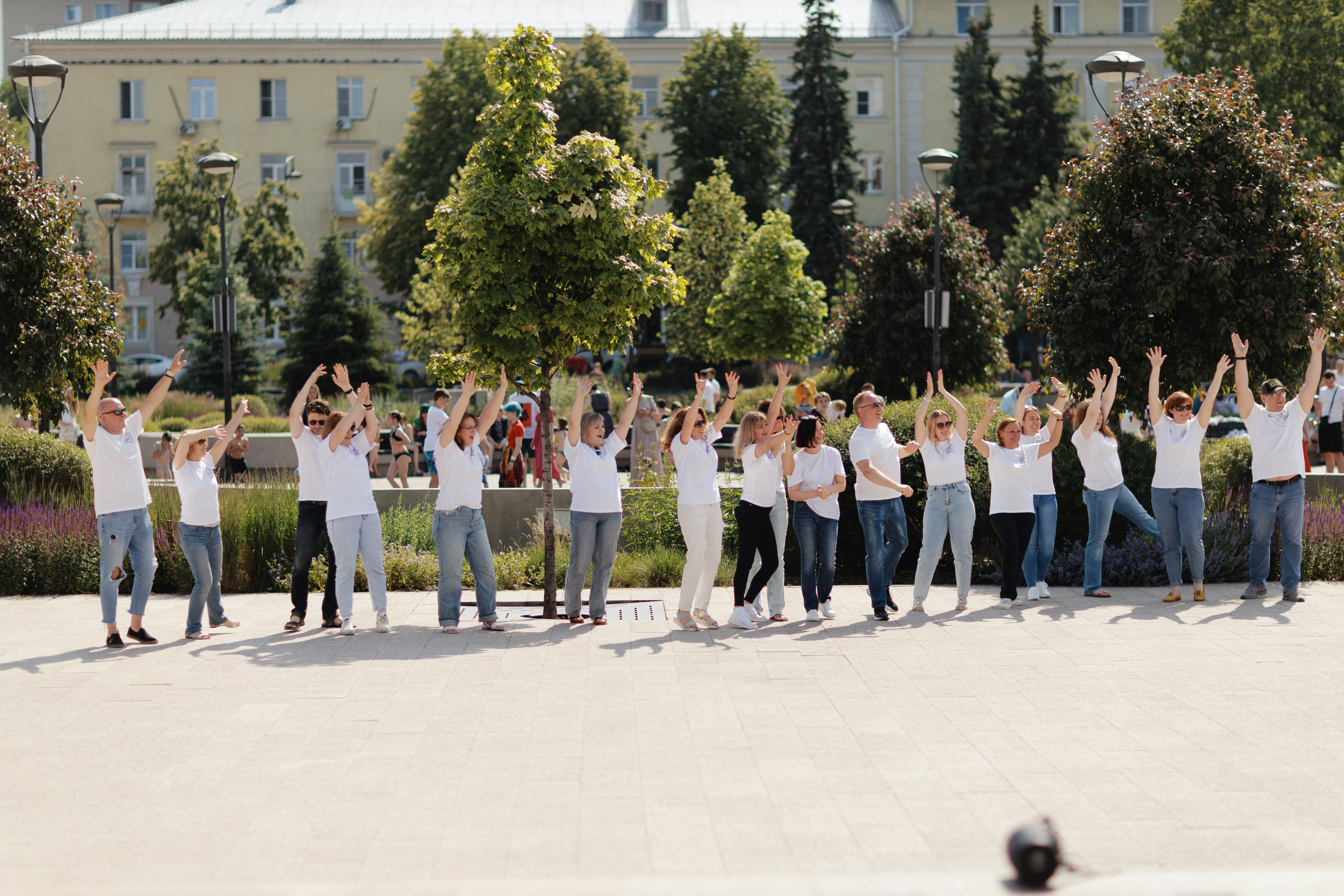 Репортажные фото съёмки клипа от родителей выпускникам. Свадебный фотограф в Воронеже Александр Работкин