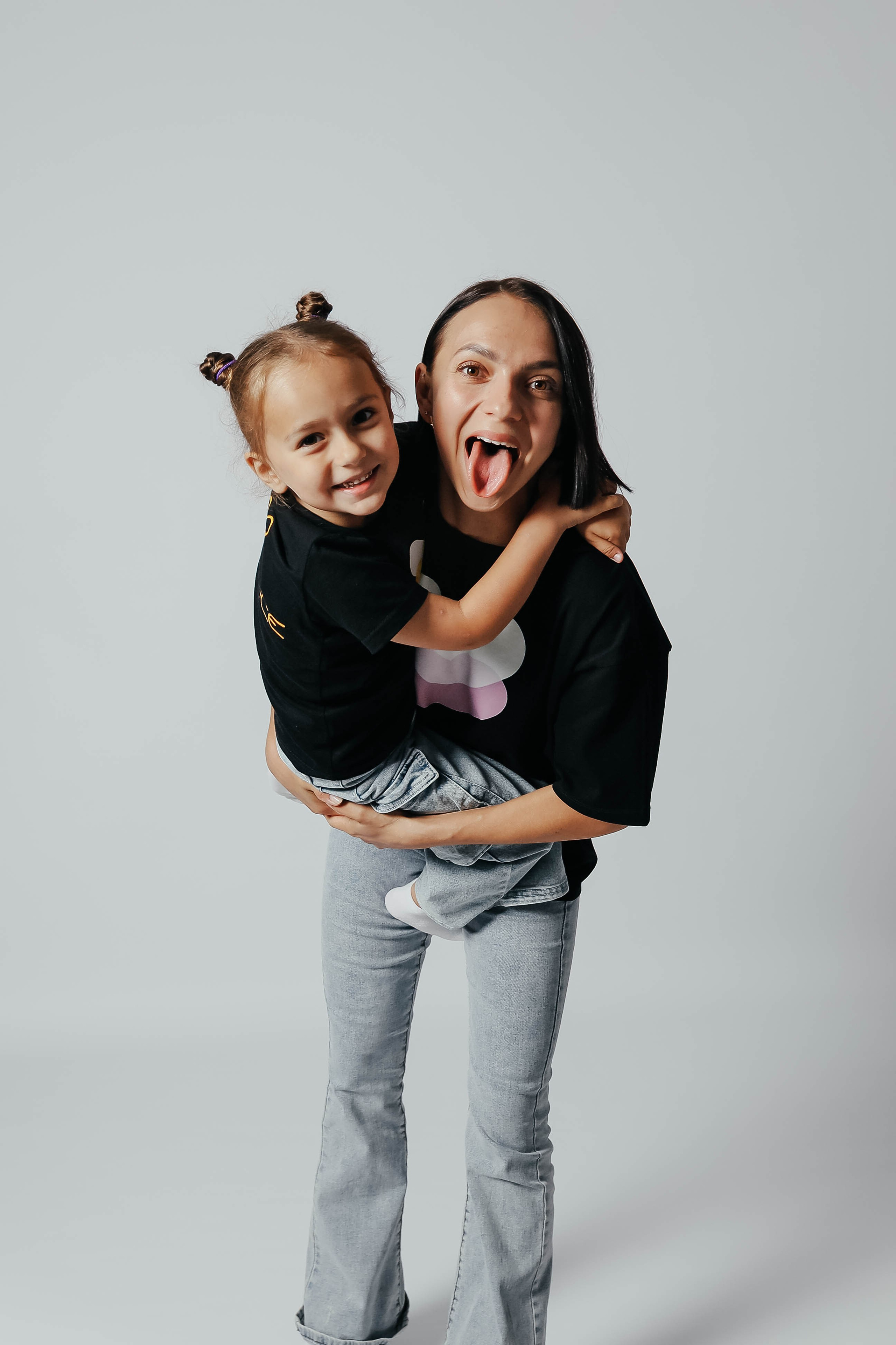 Белый фон цветная. Фотостудия без фотографа в Мозыре «Селфи»