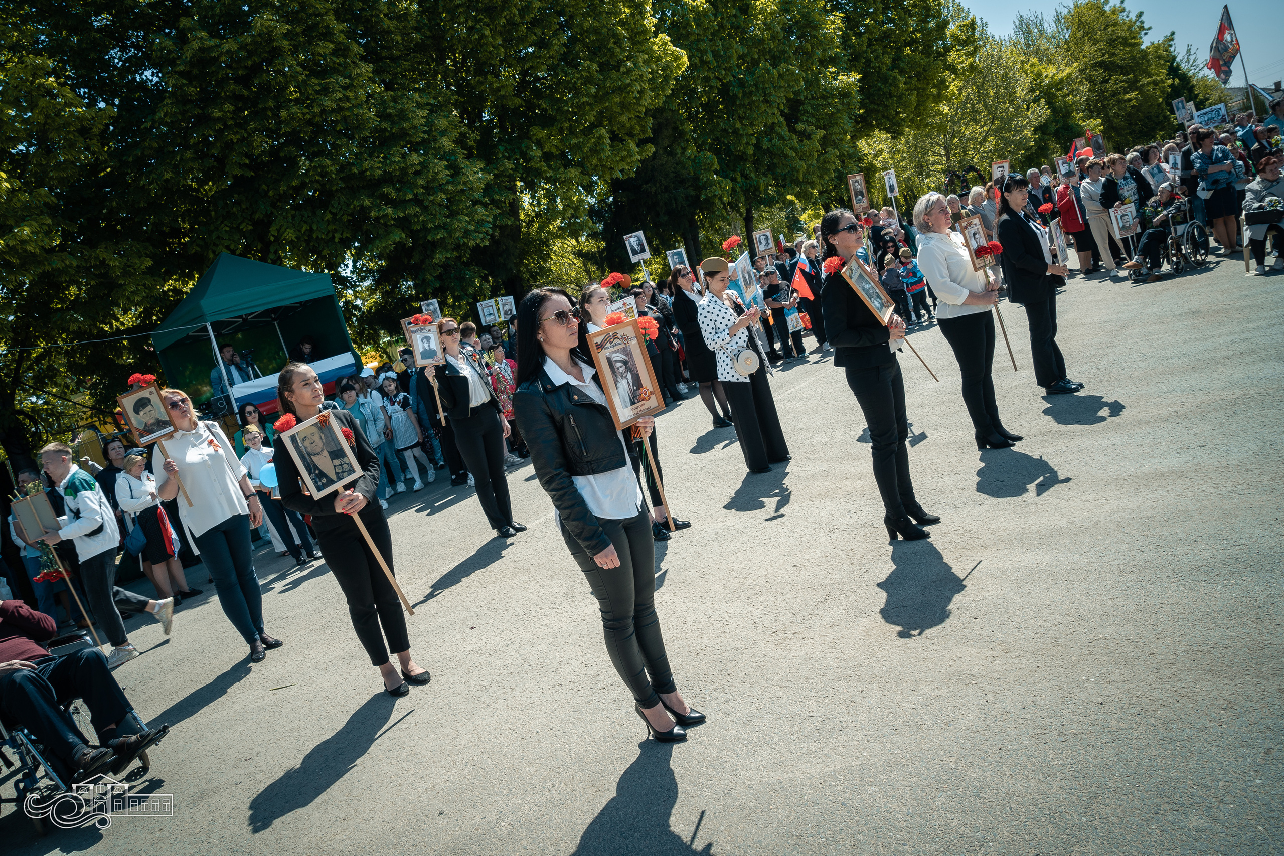 Бессмертный полк в Новотитаровской. Новотитаровский Дом культуры