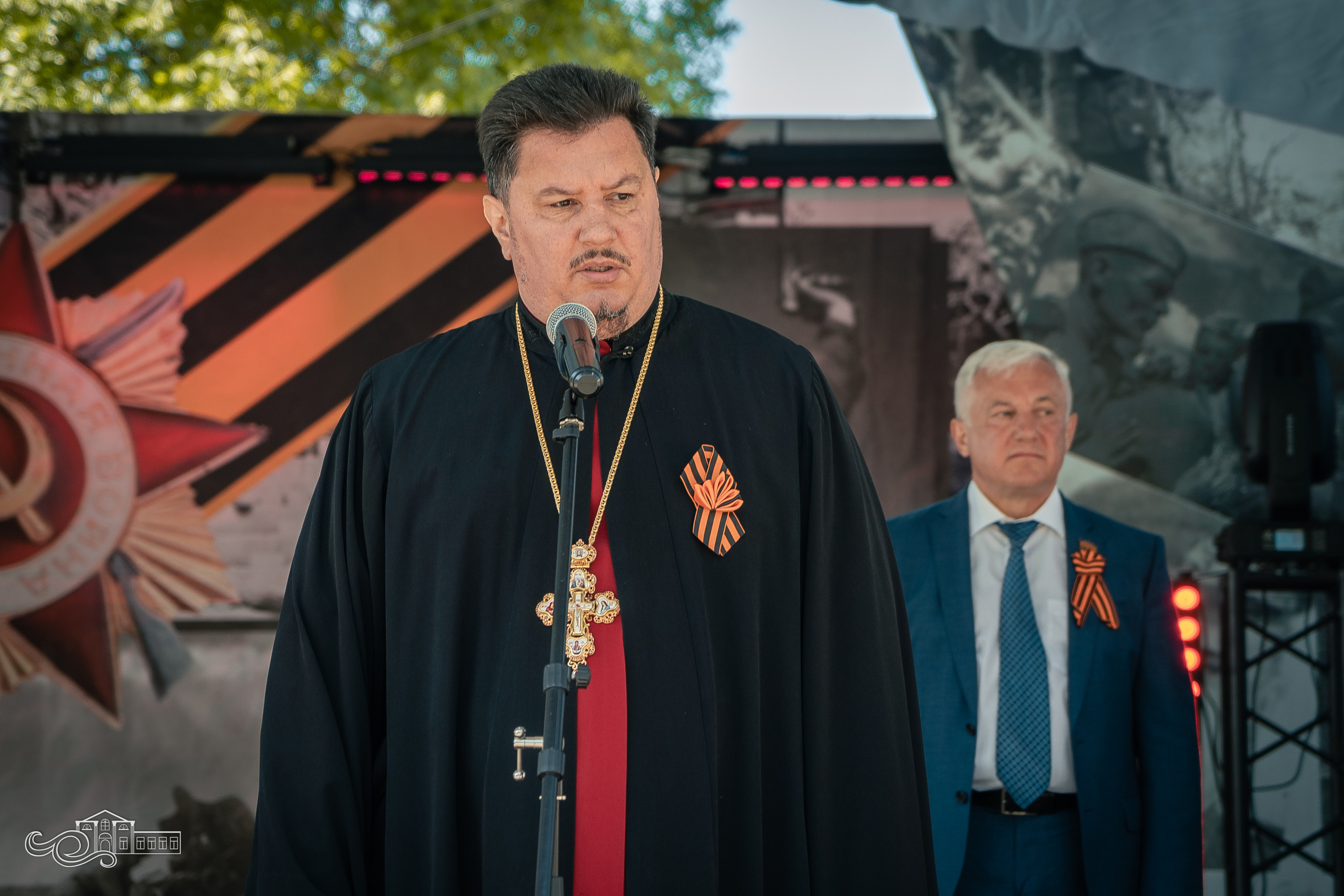 Бессмертный полк в Новотитаровской. Новотитаровский Дом культуры