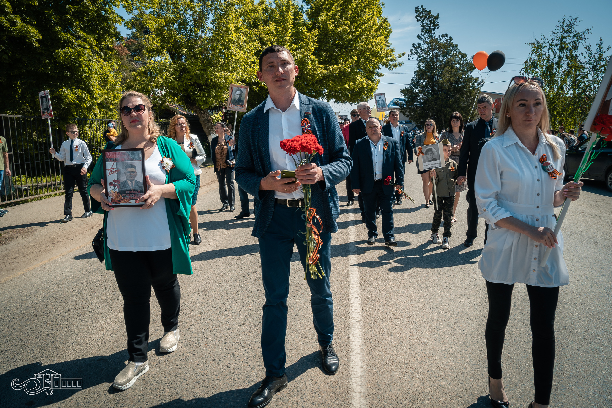Бессмертный полк в Новотитаровской. Новотитаровский Дом культуры