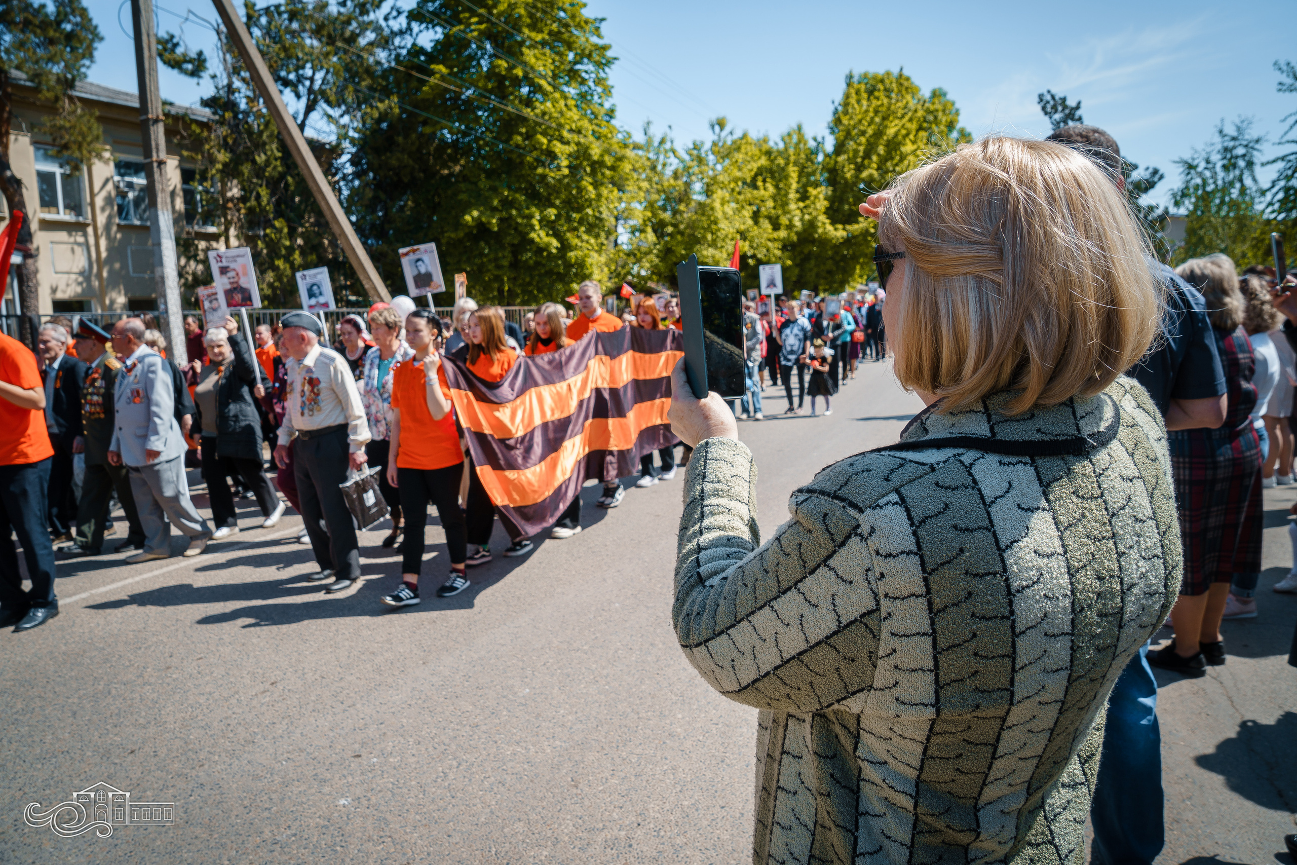 Бессмертный полк в Новотитаровской. Новотитаровский Дом культуры