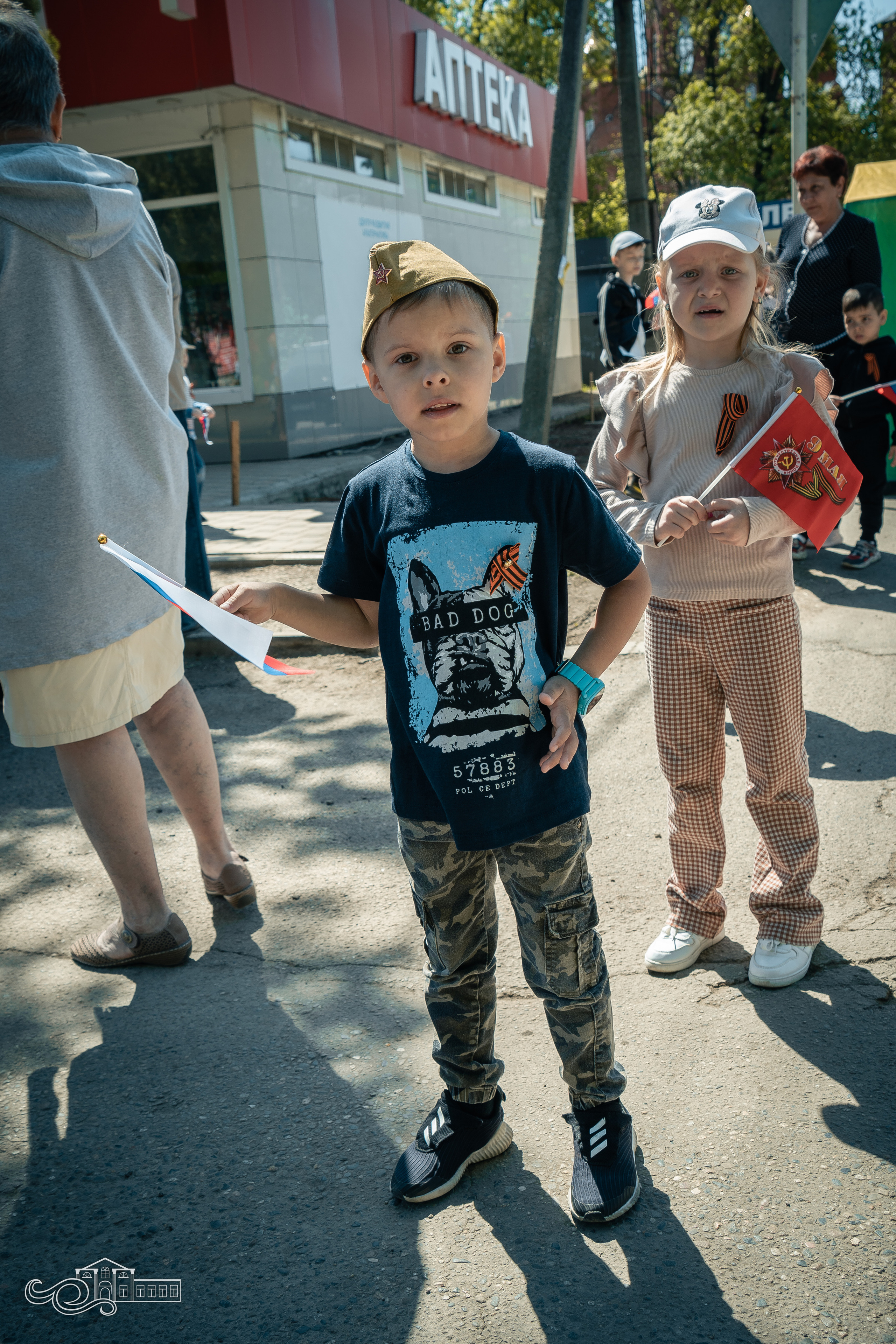 Бессмертный полк в Новотитаровской. Новотитаровский Дом культуры