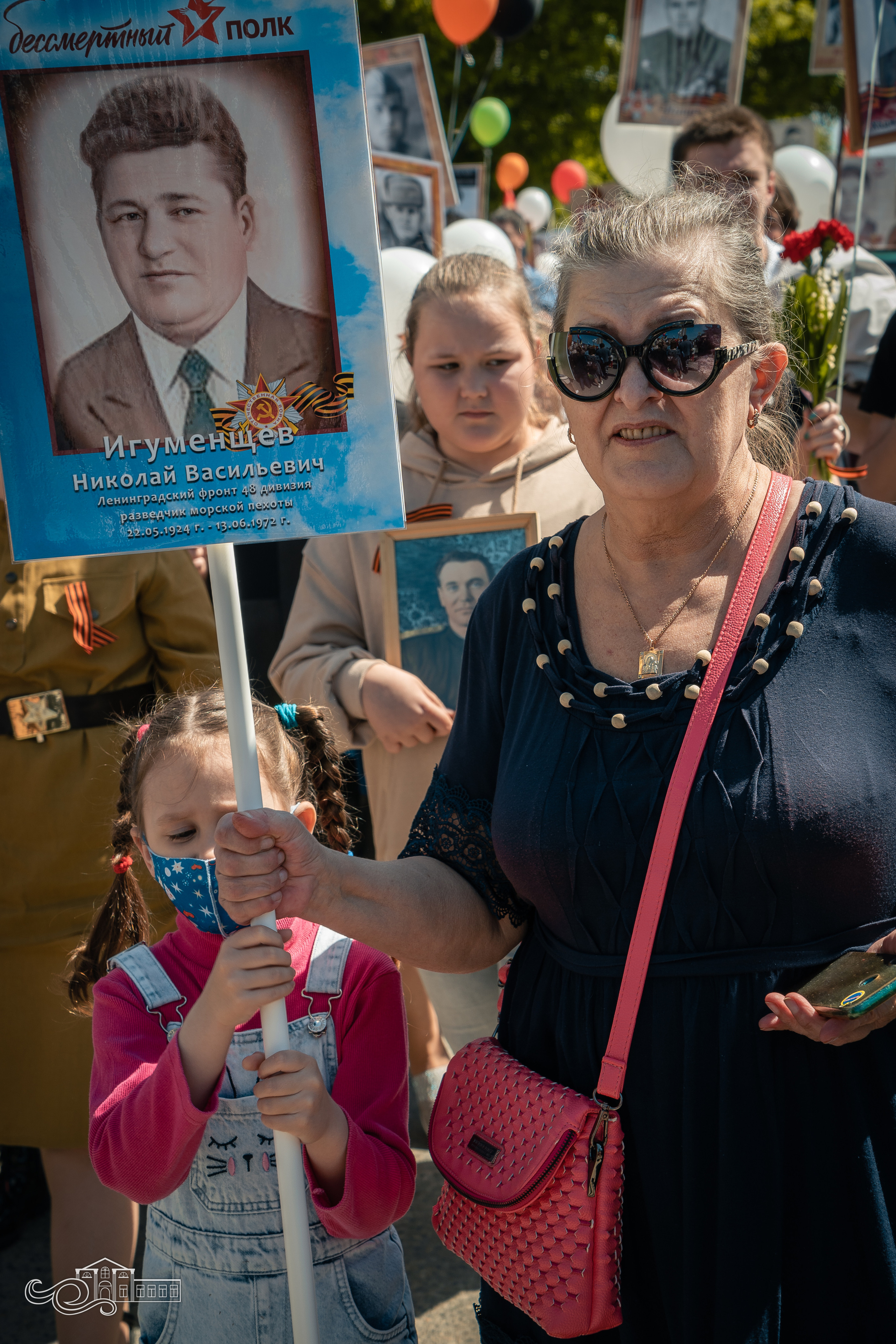 Бессмертный полк в Новотитаровской. Новотитаровский Дом культуры