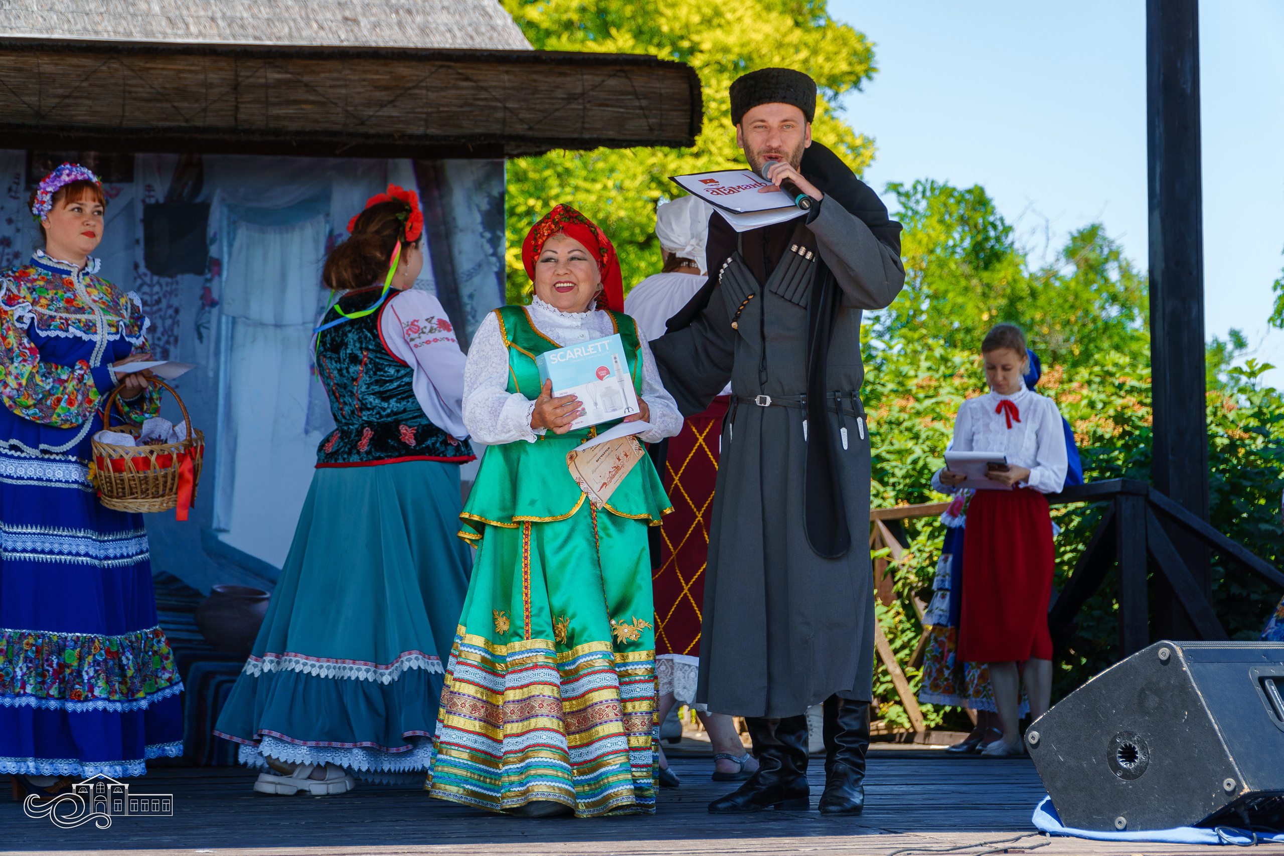 «Кубанская красавица» в Атамани. Новотитаровский Дом культуры