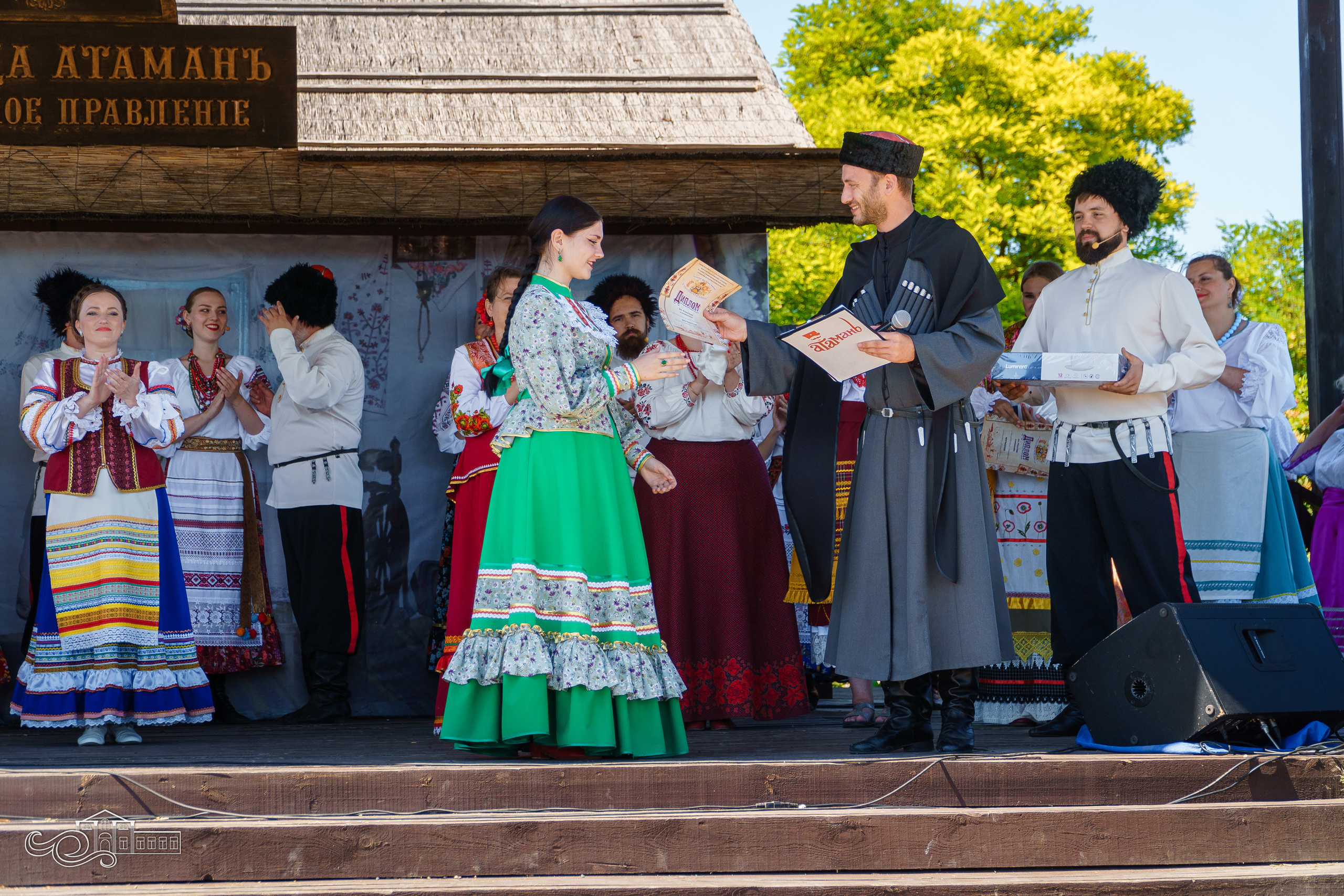 «Кубанская красавица» в Атамани. Новотитаровский Дом культуры