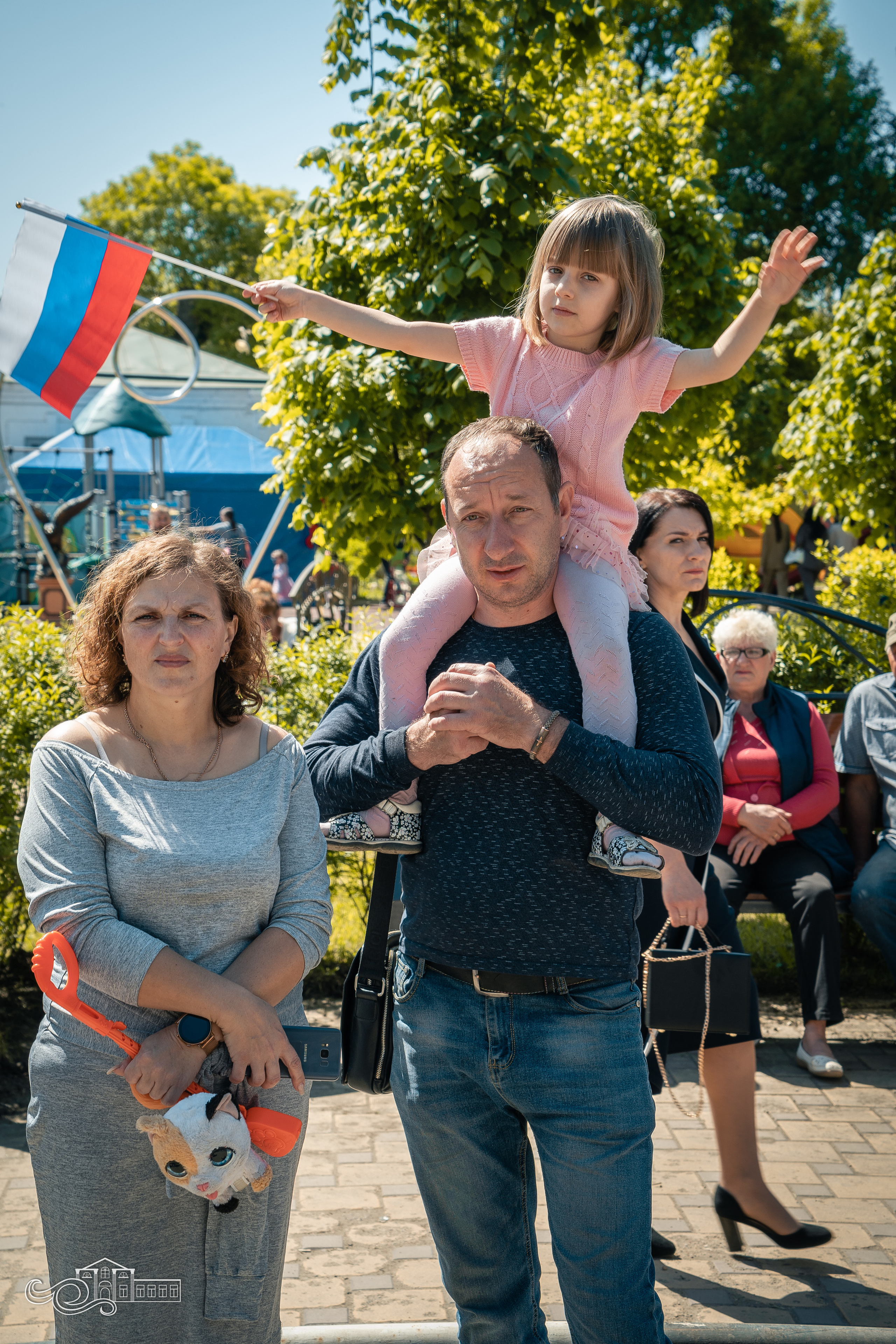 Бессмертный полк в Новотитаровской. Новотитаровский Дом культуры