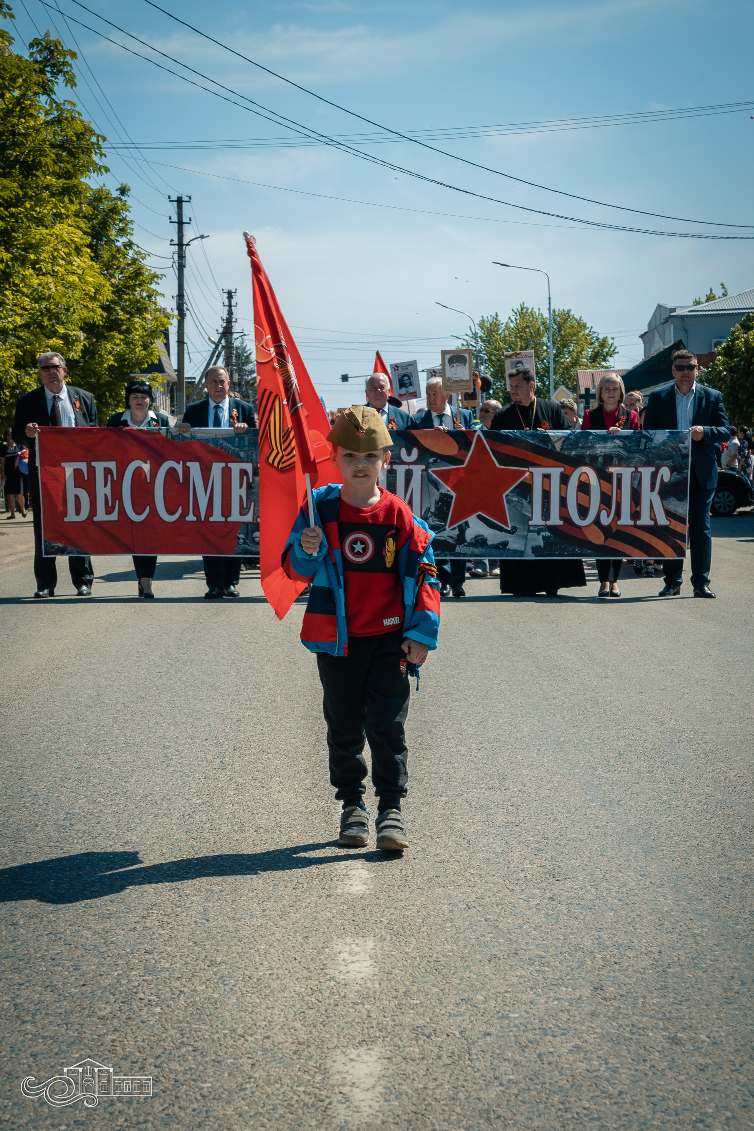 Бессмертный полк в Новотитаровской. Новотитаровский Дом культуры