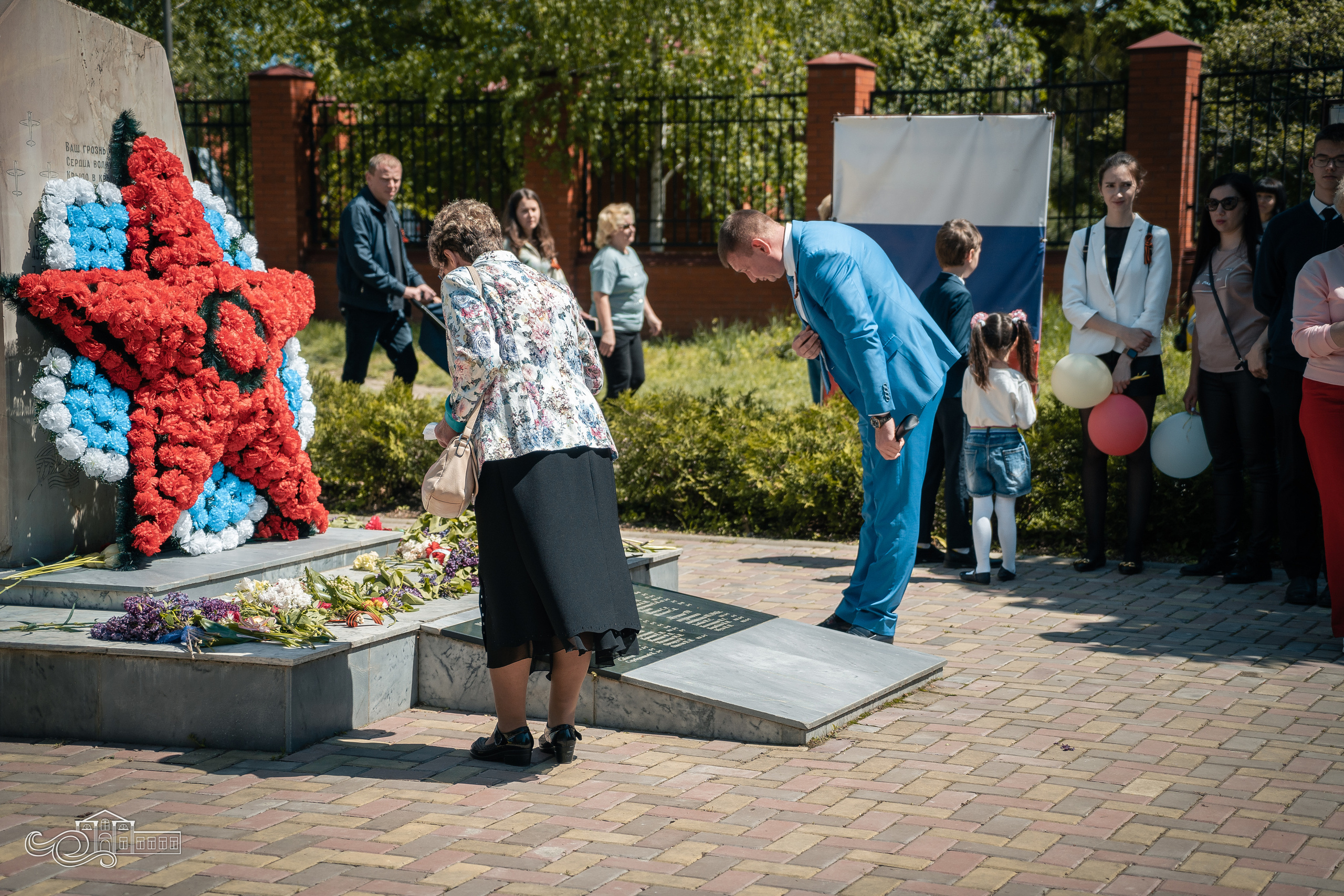 Бессмертный полк в Новотитаровской. Новотитаровский Дом культуры