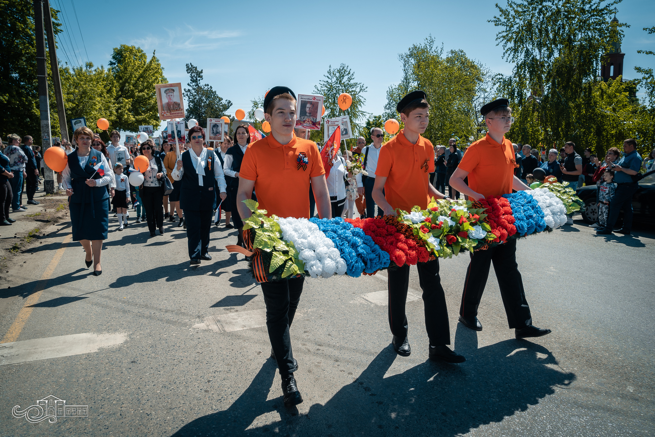 Бессмертный полк в Новотитаровской. Новотитаровский Дом культуры