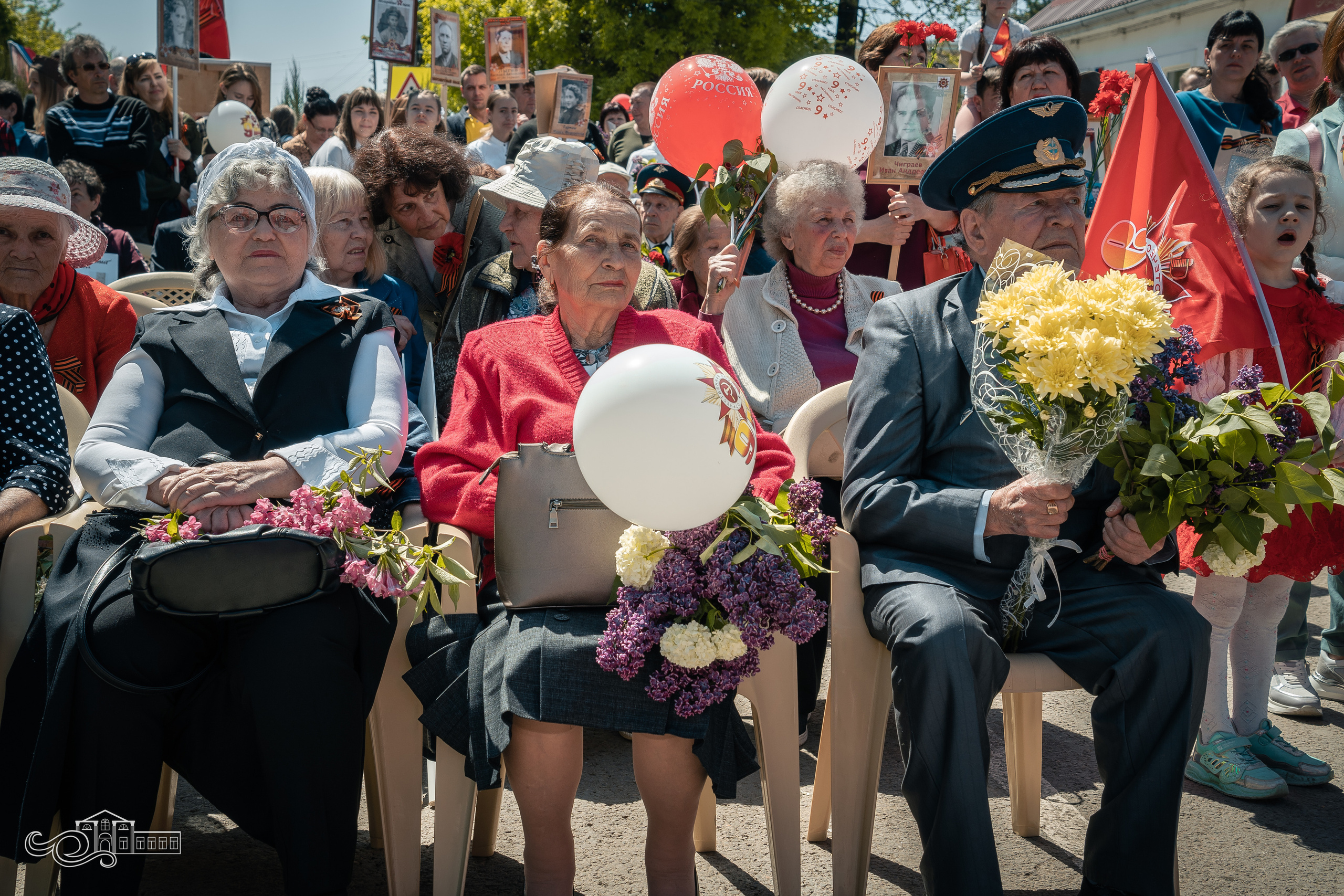 Бессмертный полк в Новотитаровской. Новотитаровский Дом культуры