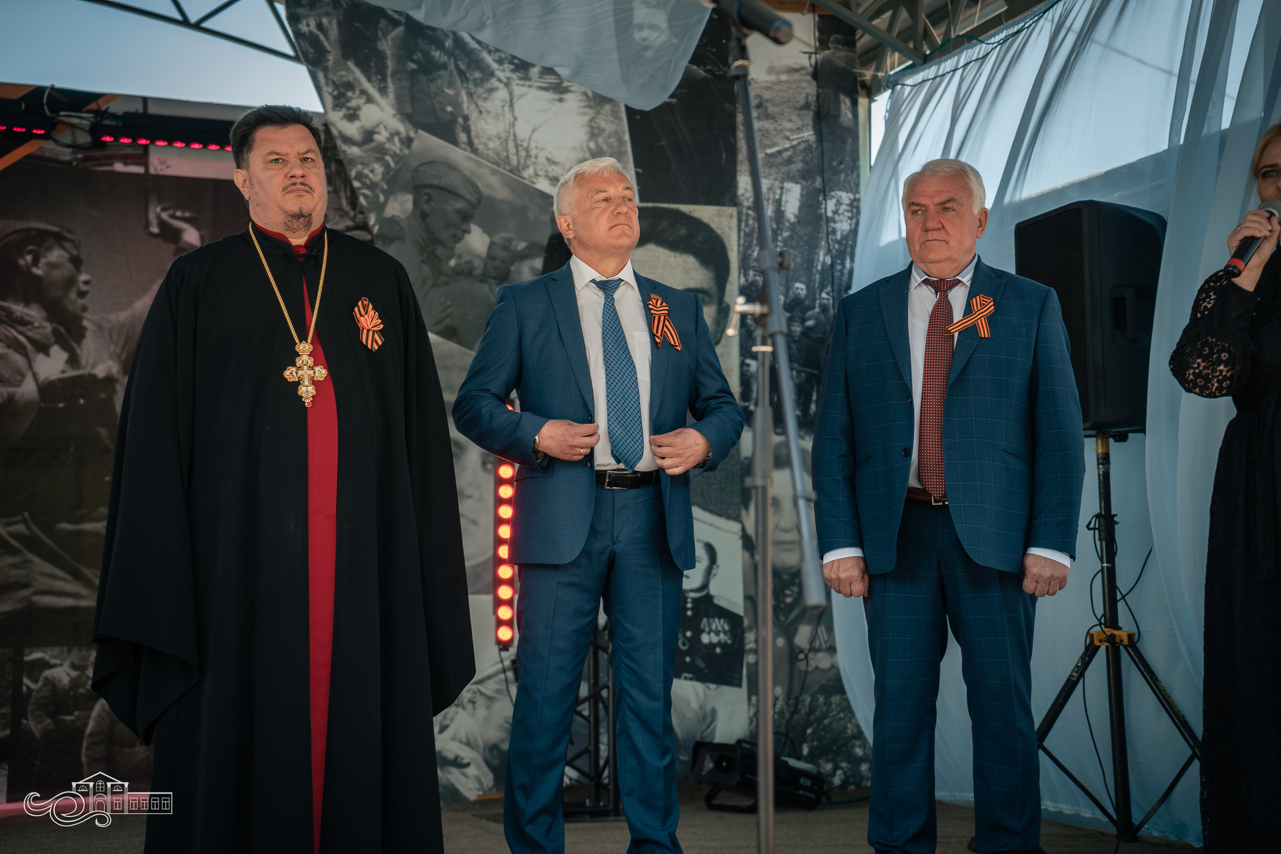 Бессмертный полк в Новотитаровской. Новотитаровский Дом культуры