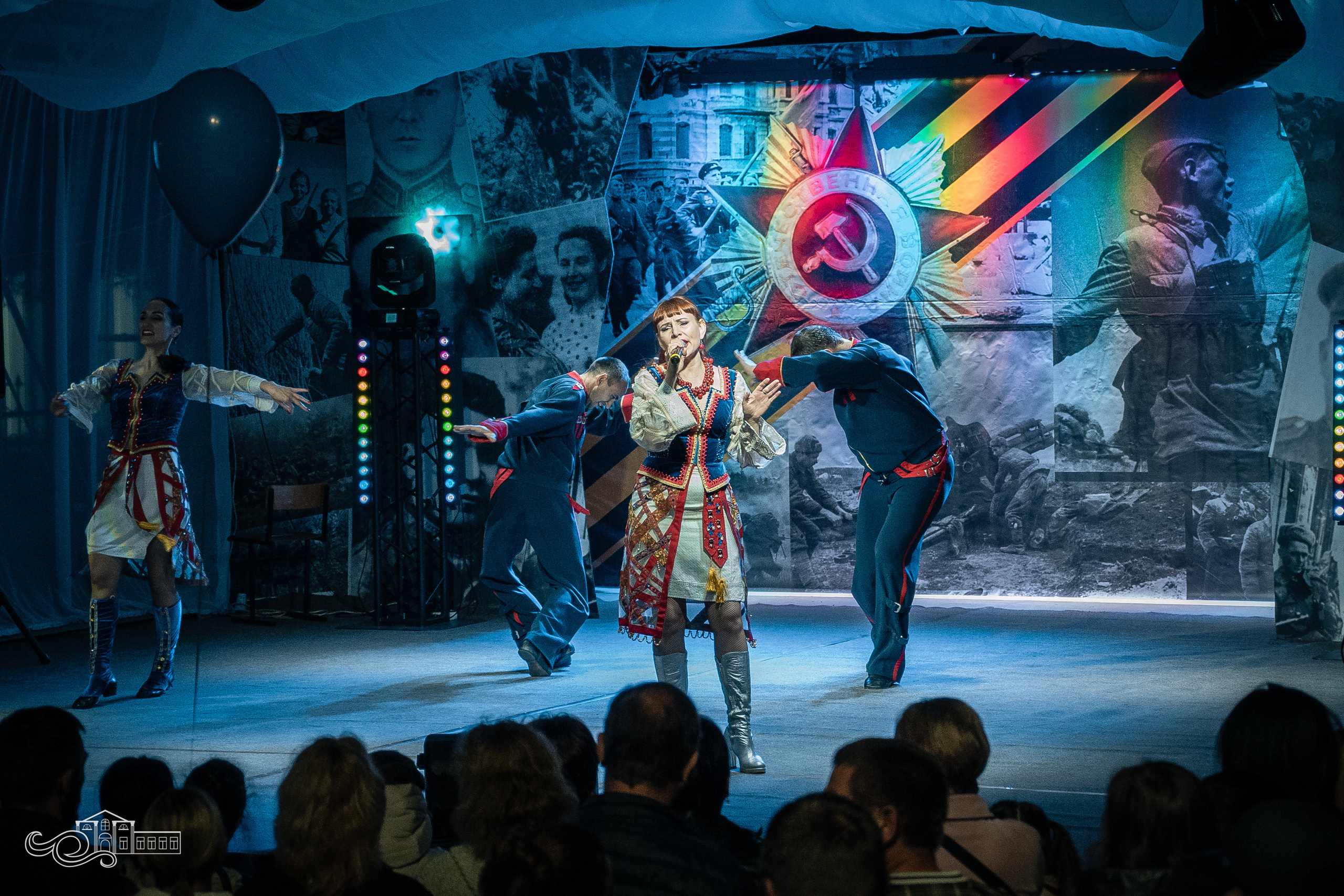 Бессмертный полк в Новотитаровской. Новотитаровский Дом культуры