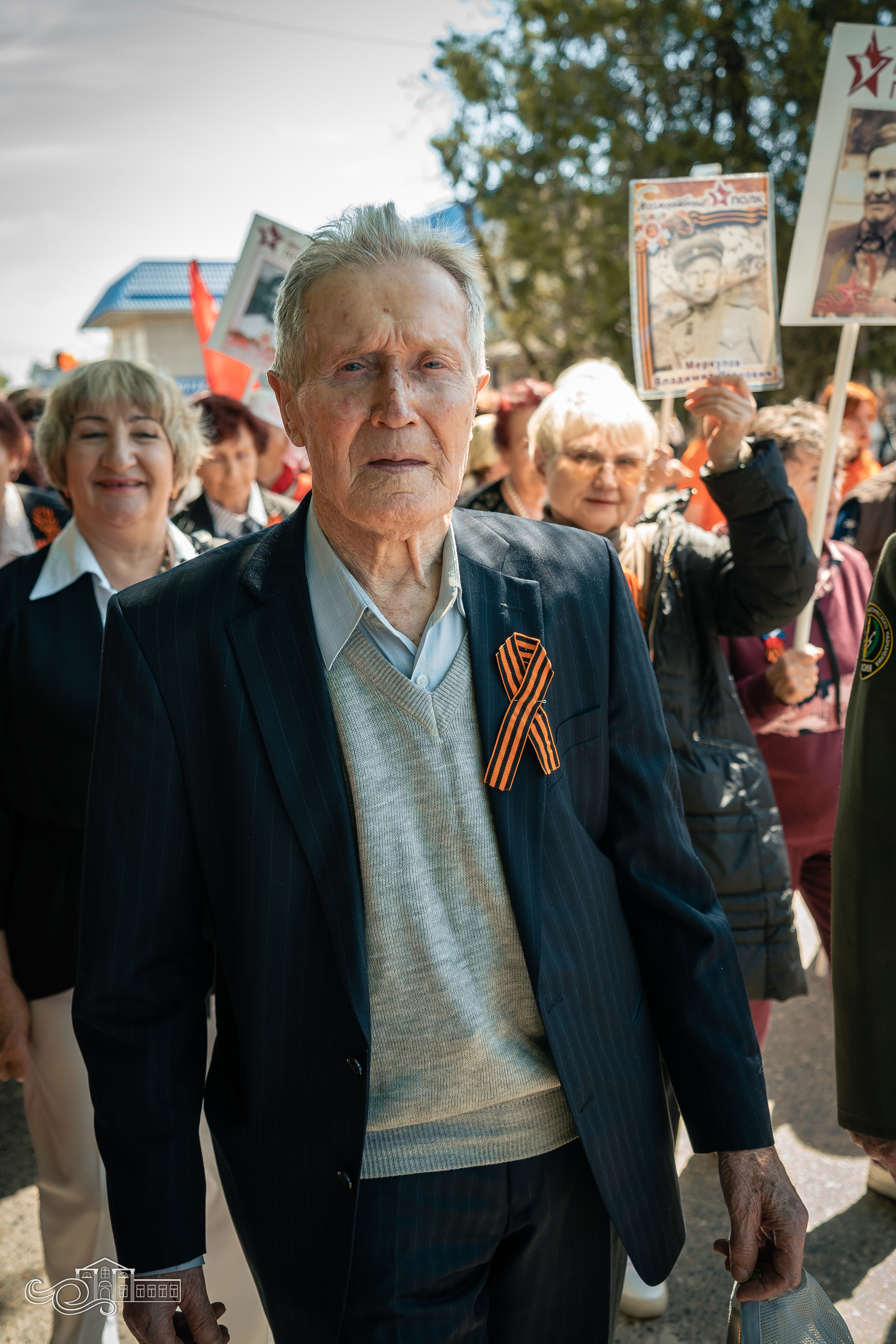 Бессмертный полк в Новотитаровской. Новотитаровский Дом культуры