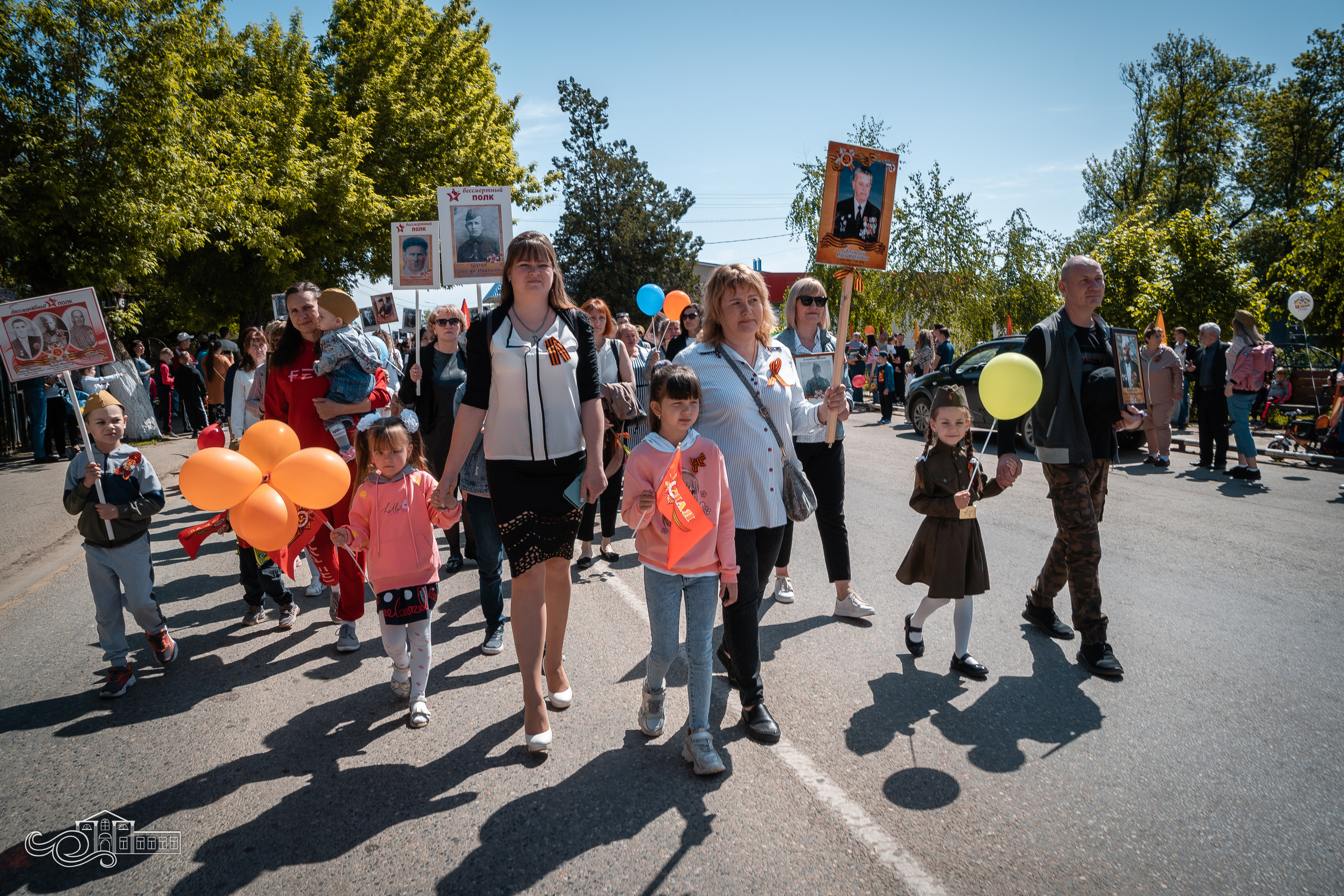 Бессмертный полк в Новотитаровской. Новотитаровский Дом культуры