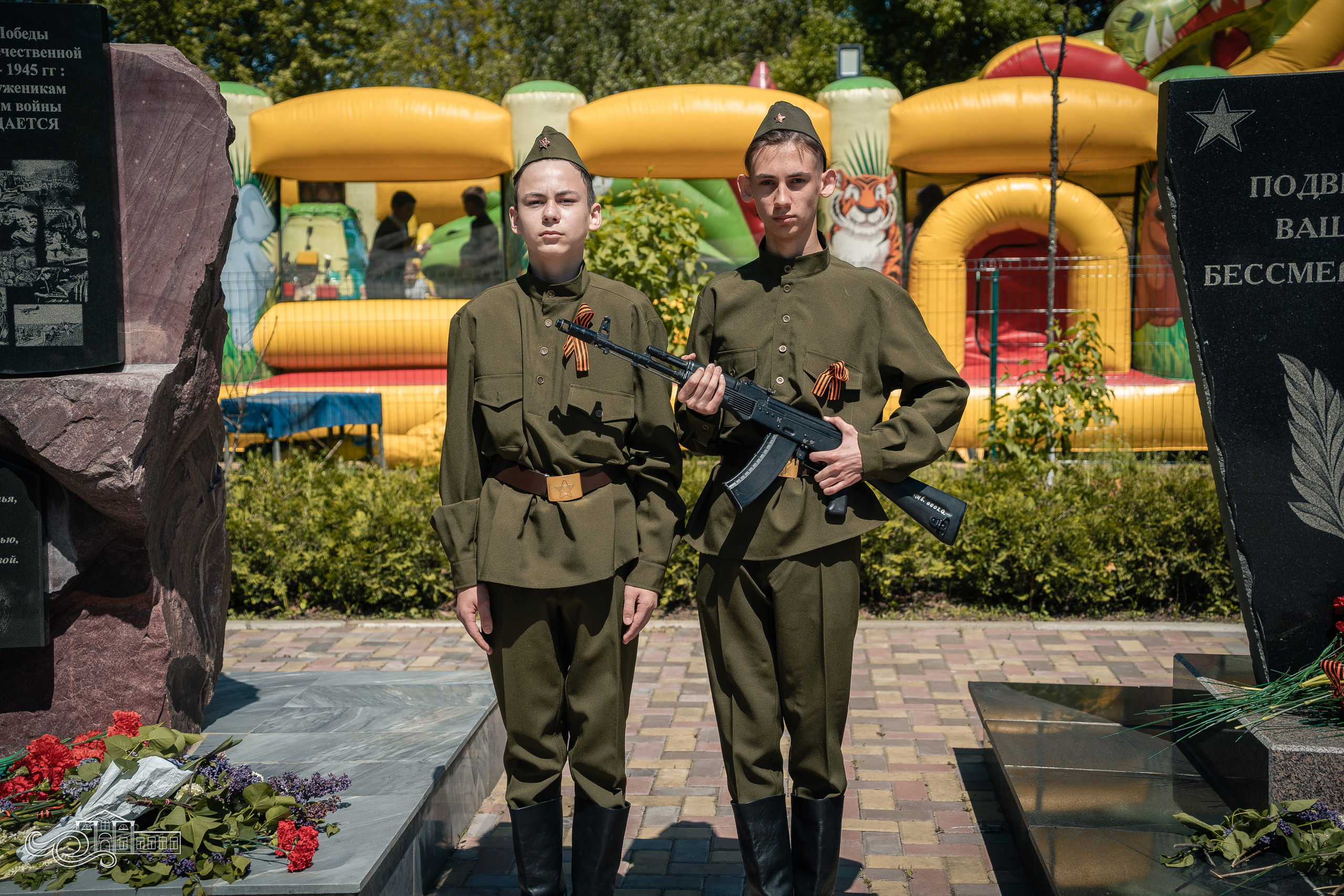 Бессмертный полк в Новотитаровской. Новотитаровский Дом культуры